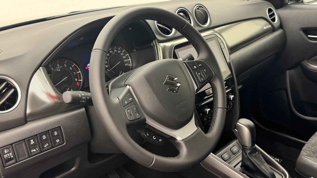 SUZUKI Vitara 1.4 Boosterjet Compact Top 4x4 Hybrid Automatic-image-6