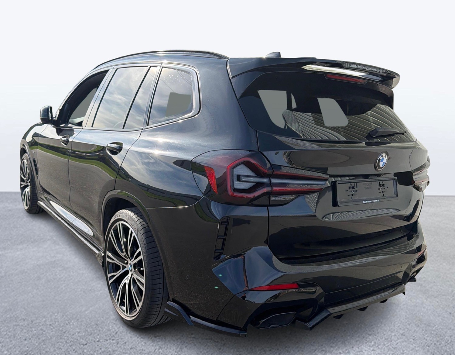 BMW M40i-image-2