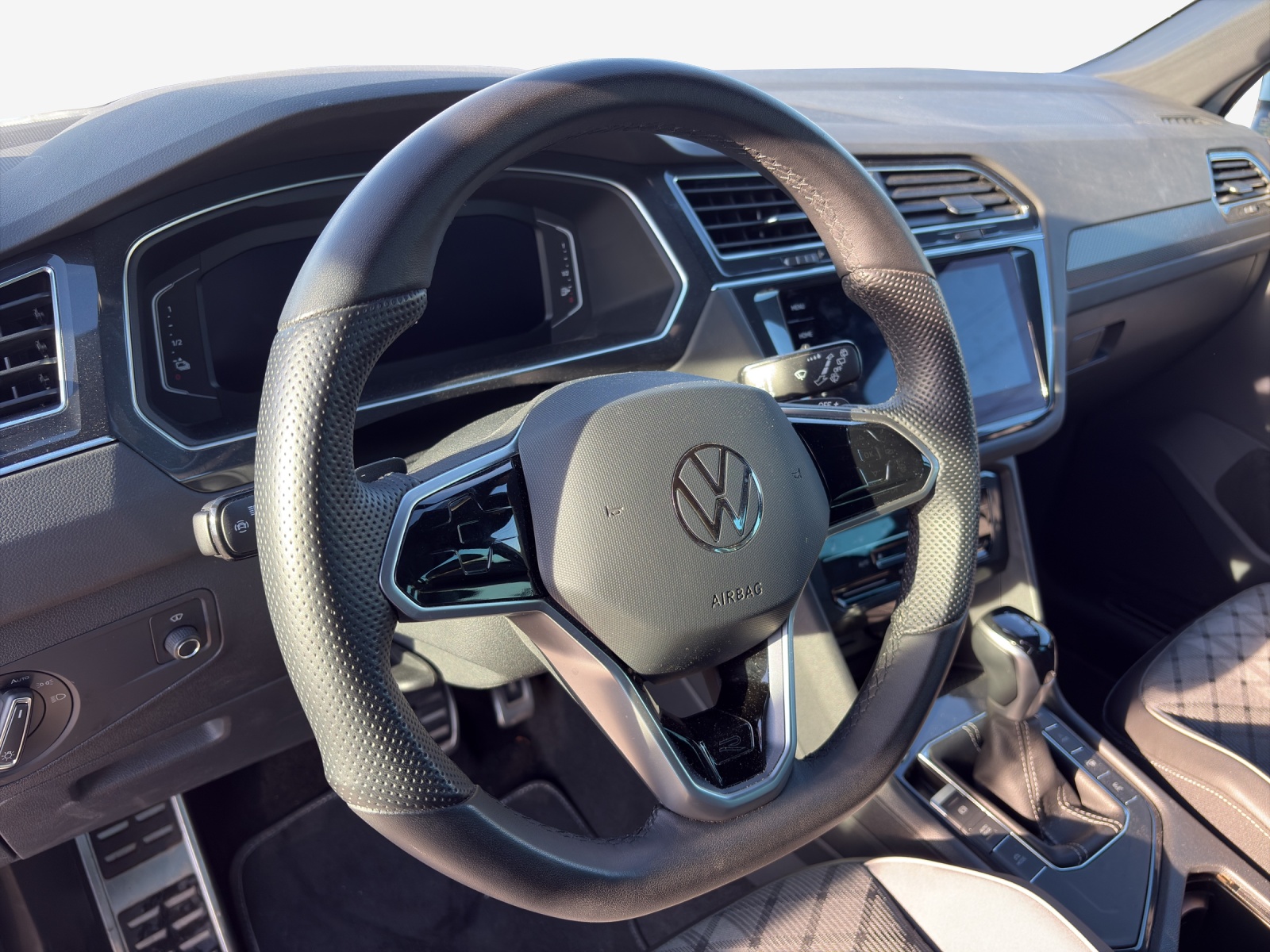 VW Tiguan 1.4TSI PHEV R-Line DSG-image-9