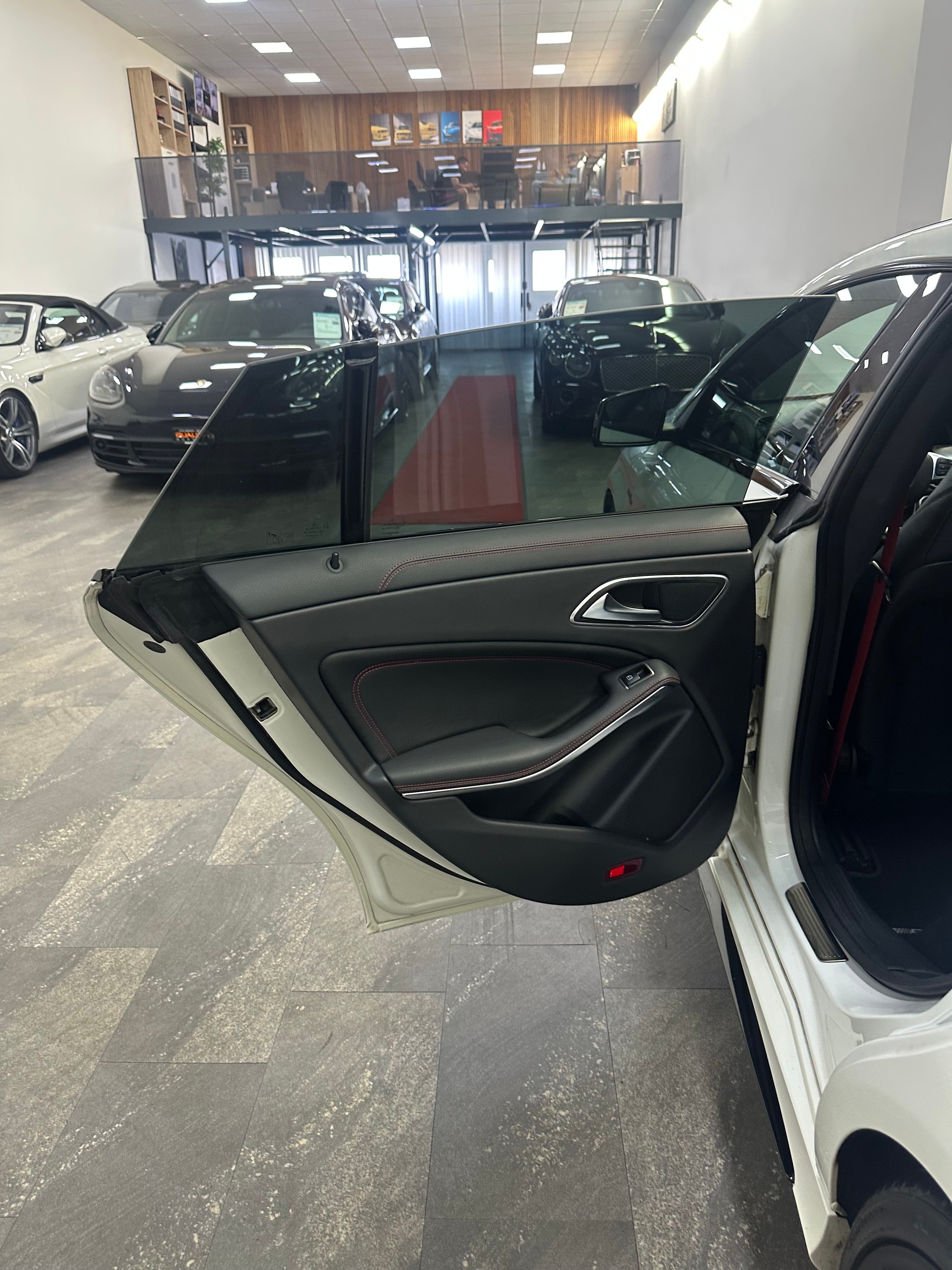 MERCEDES-BENZ CLA Shooting Brake 45 AMG 4Matic Speedshift-image-16