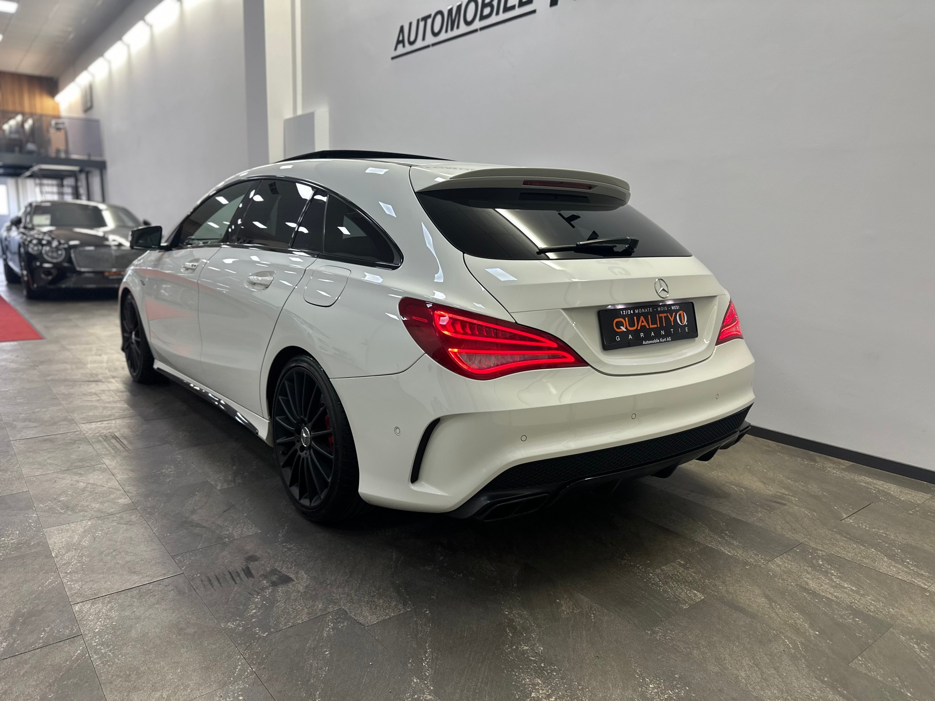 MERCEDES-BENZ CLA Shooting Brake 45 AMG 4Matic Speedshift-image-3