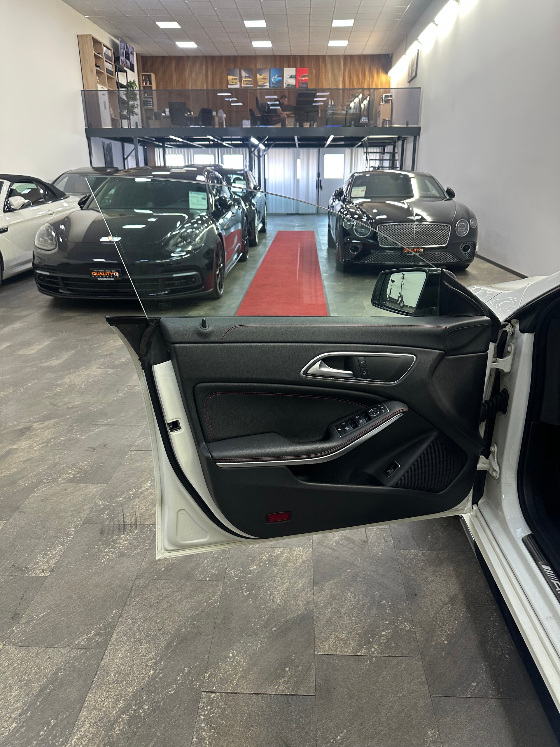 MERCEDES-BENZ CLA Shooting Brake 45 AMG 4Matic Speedshift-image-15
