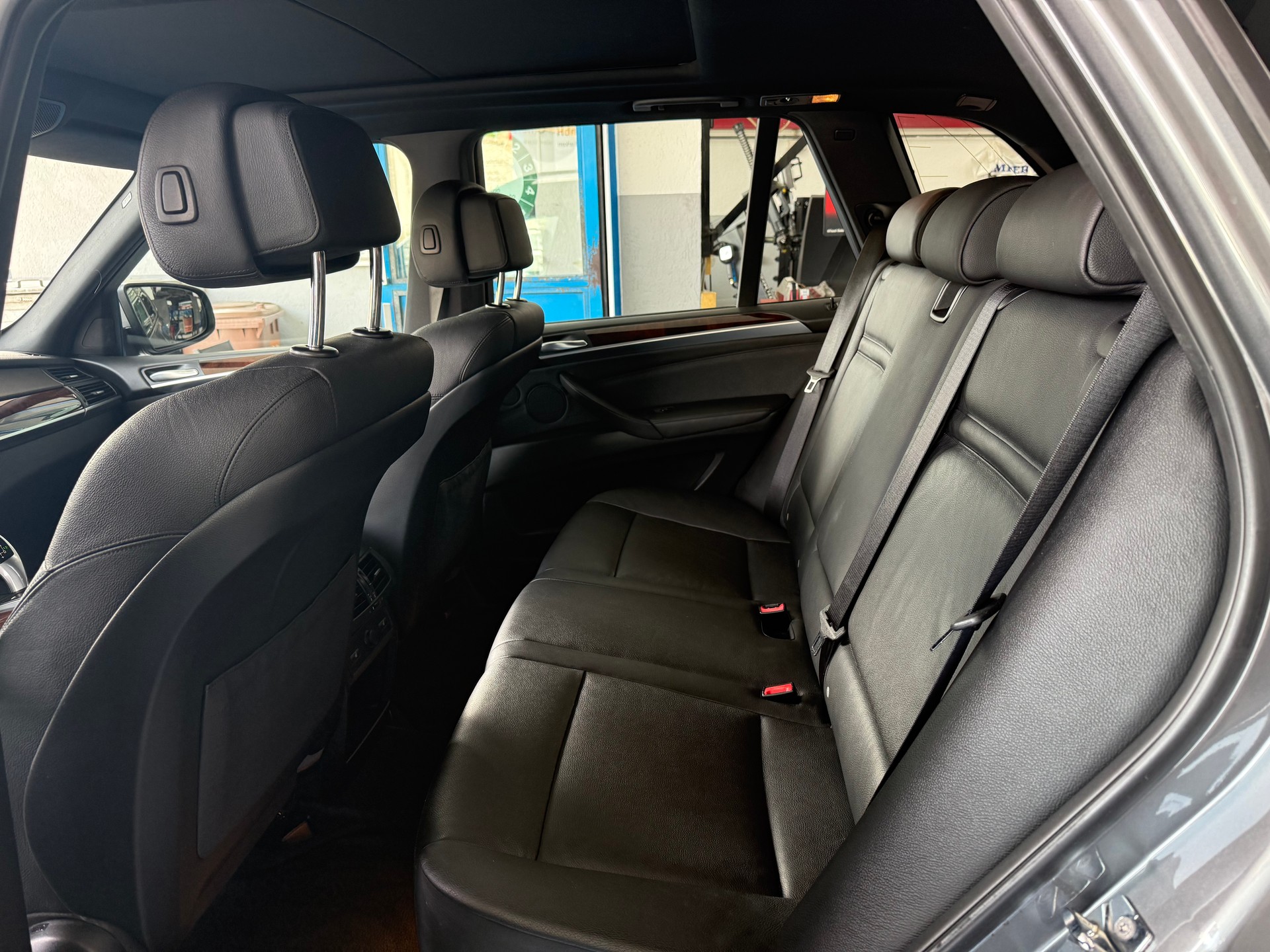 BMW X5-image-15