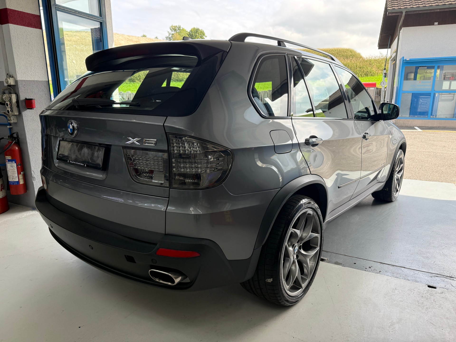 BMW X5-image-7