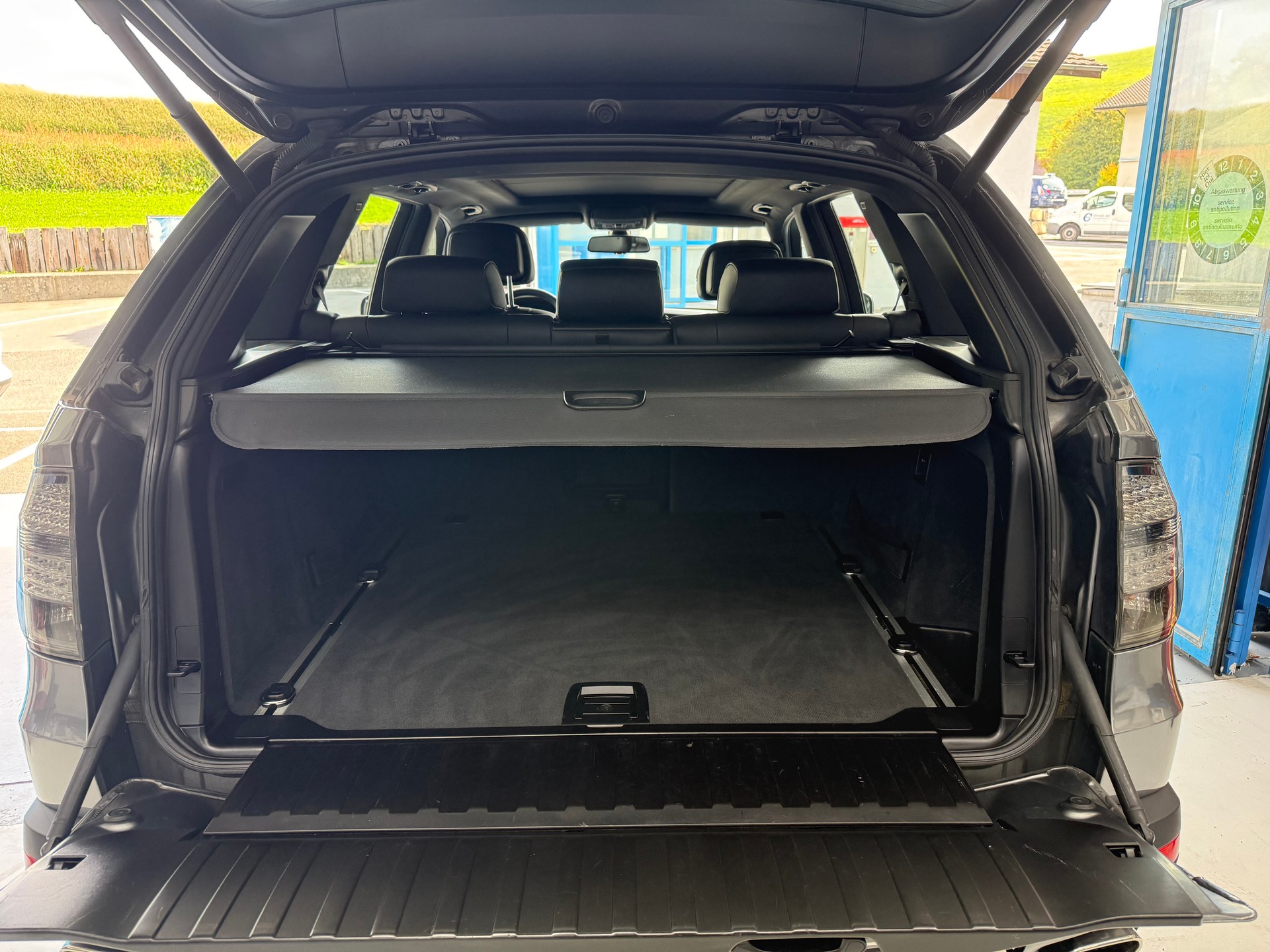 BMW X5-image-16