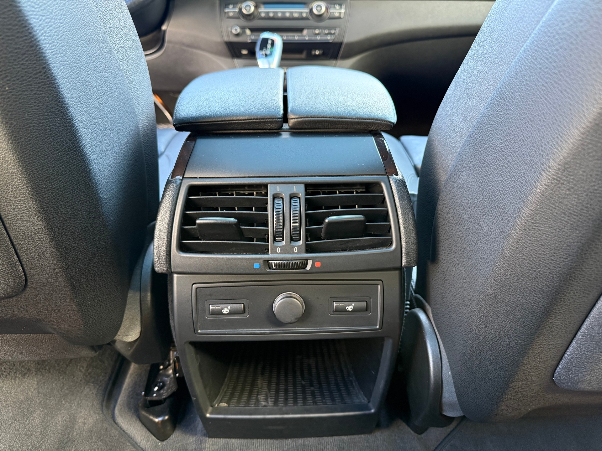 BMW X5-image-14