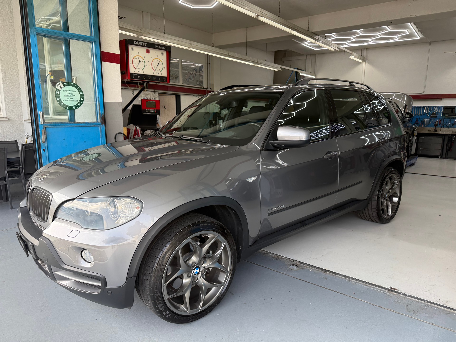 BMW X5-image-5