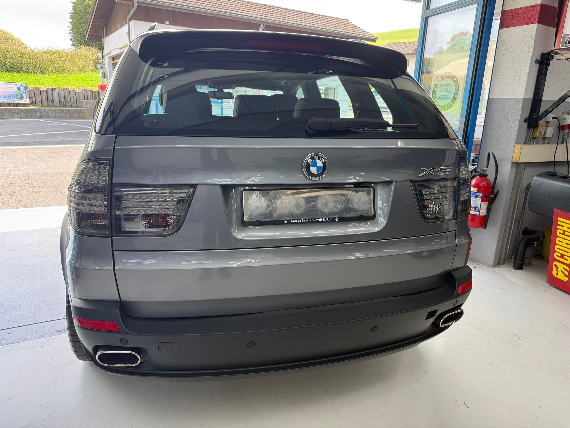 BMW X5-image-9