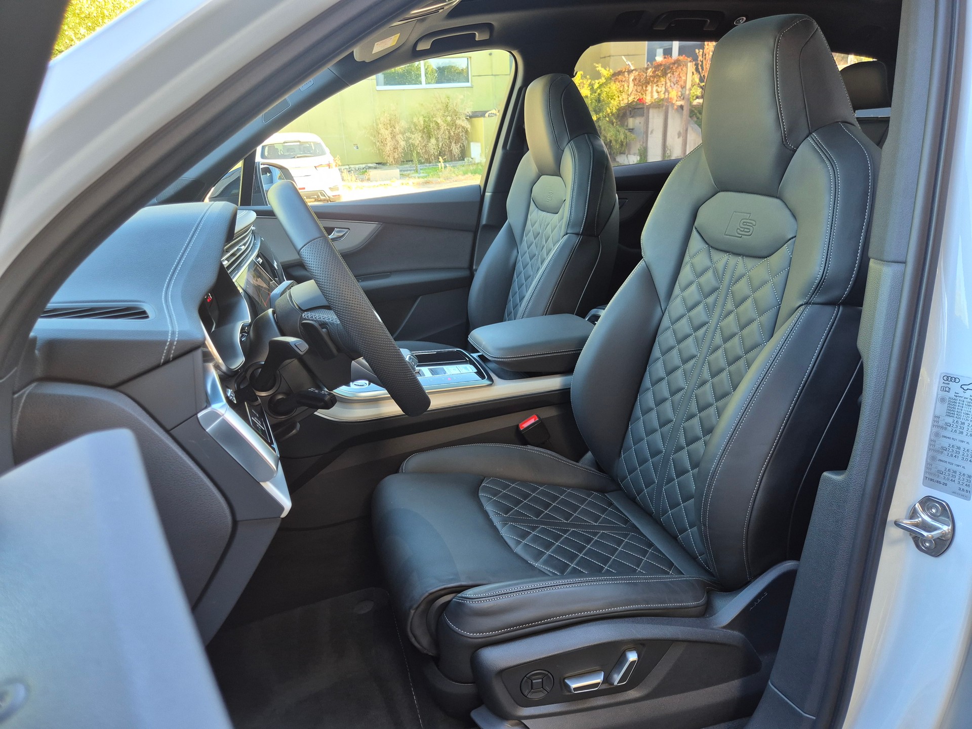 AUDI Q7 SUV TFSI quattro 250 kW S line tiptronic-image-12