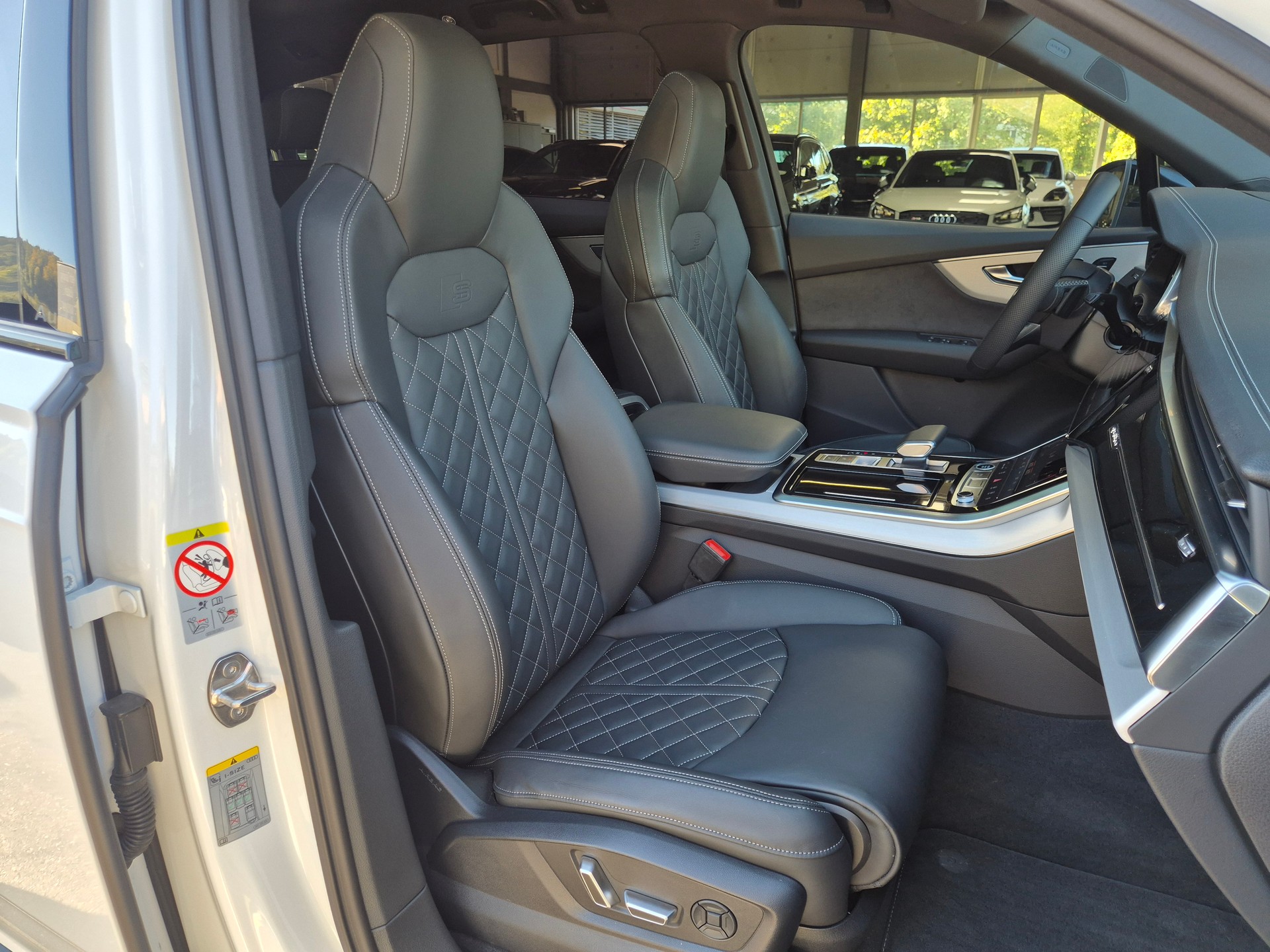 AUDI Q7 SUV TFSI quattro 250 kW S line tiptronic-image-21