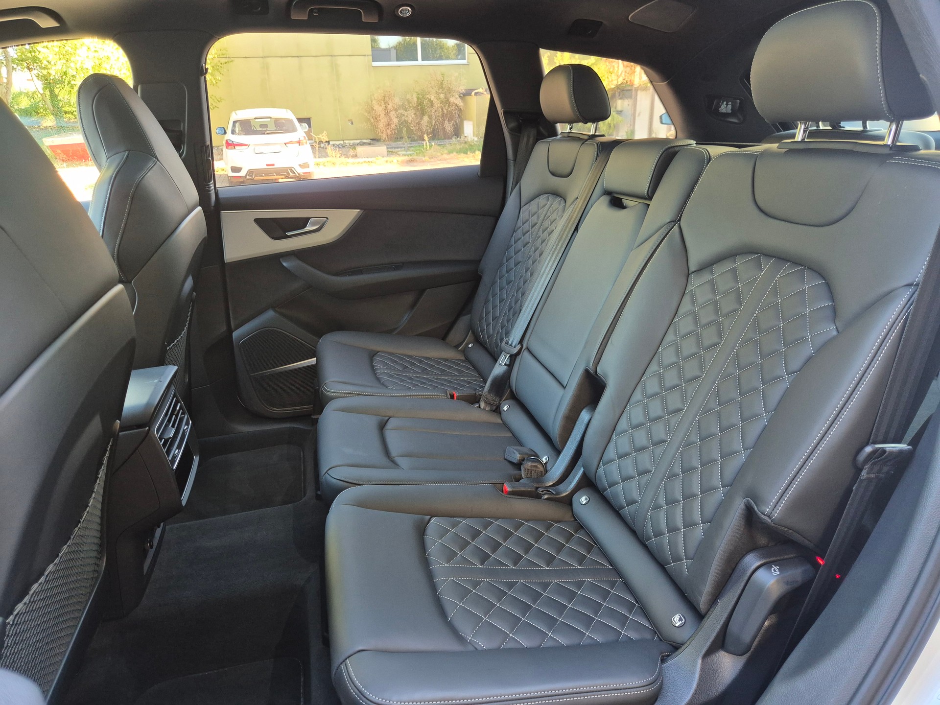 AUDI Q7 SUV TFSI quattro 250 kW S line tiptronic-image-19