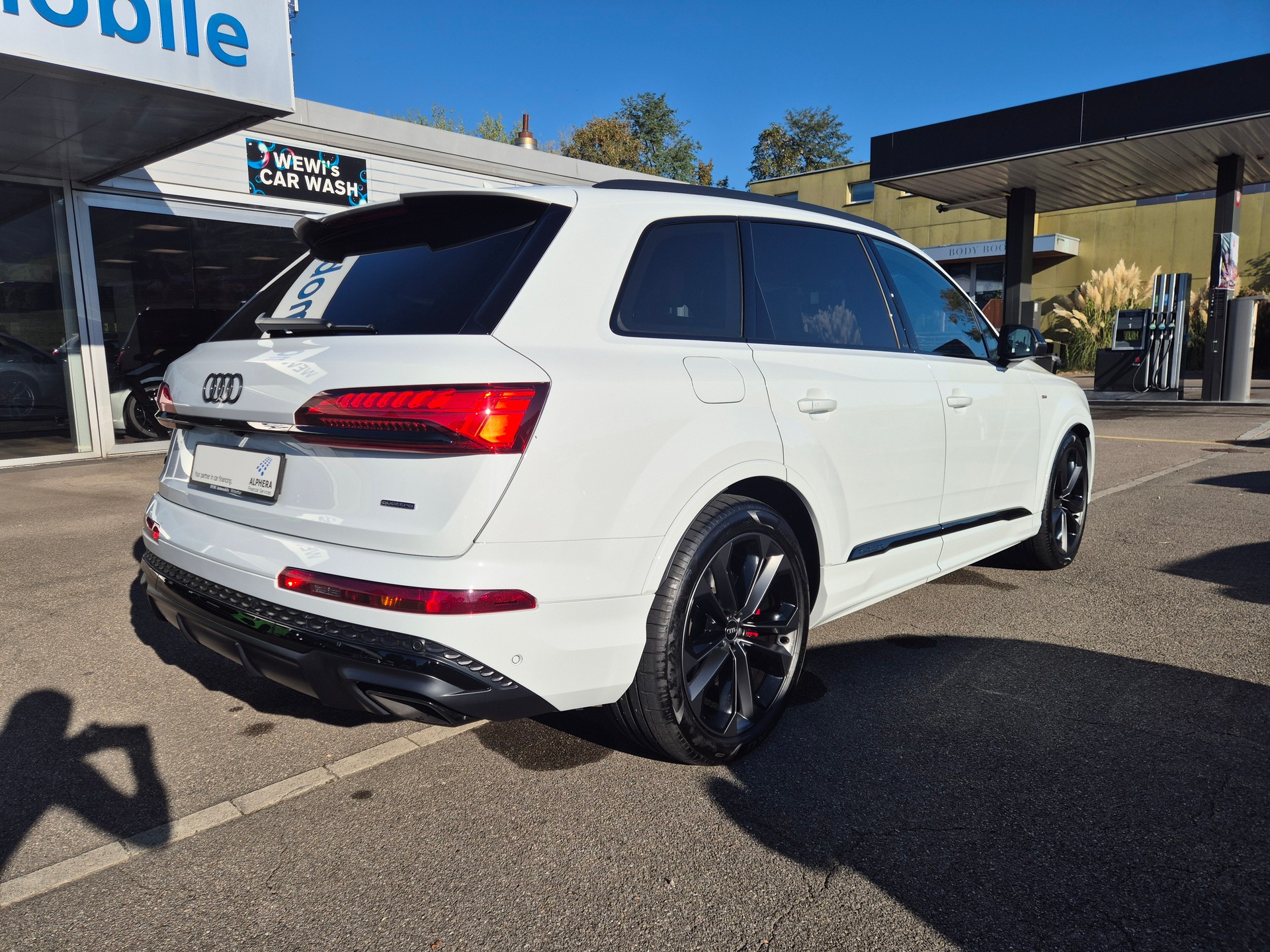 AUDI Q7 SUV TFSI quattro 250 kW S line tiptronic-image-5