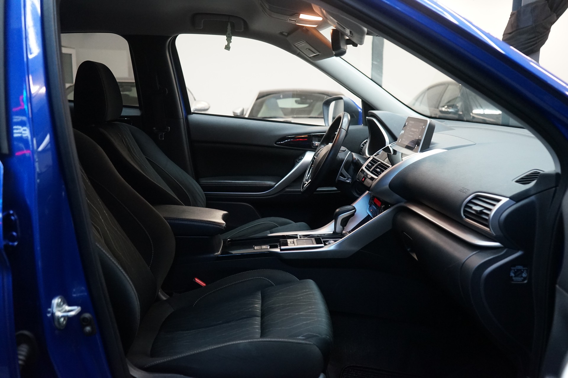 MITSUBISHI Eclipse Cross 1.5 T-Mivec Value 4WD CVT-image-4