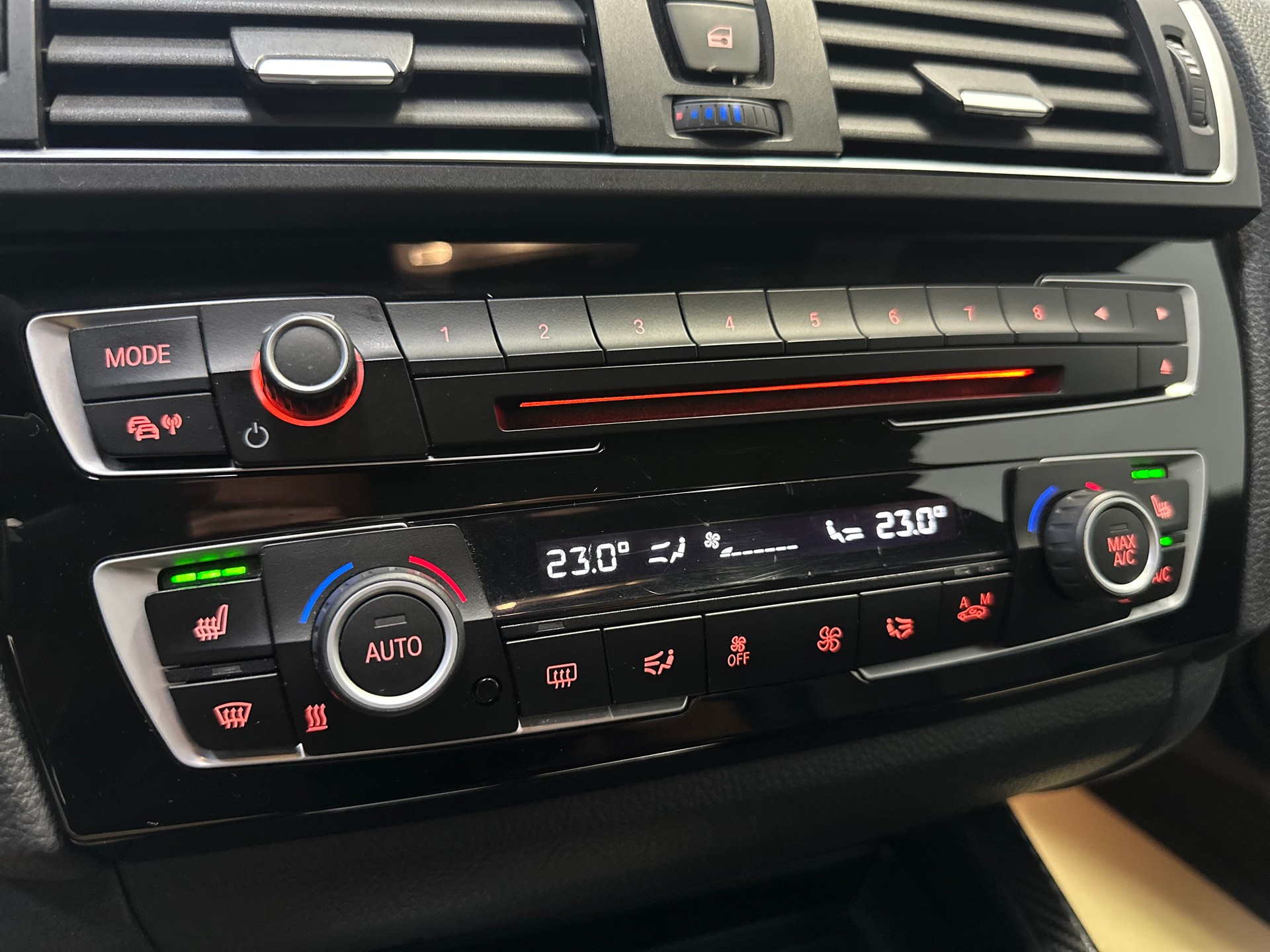 BMW M235i xDrive Steptronic-image-17