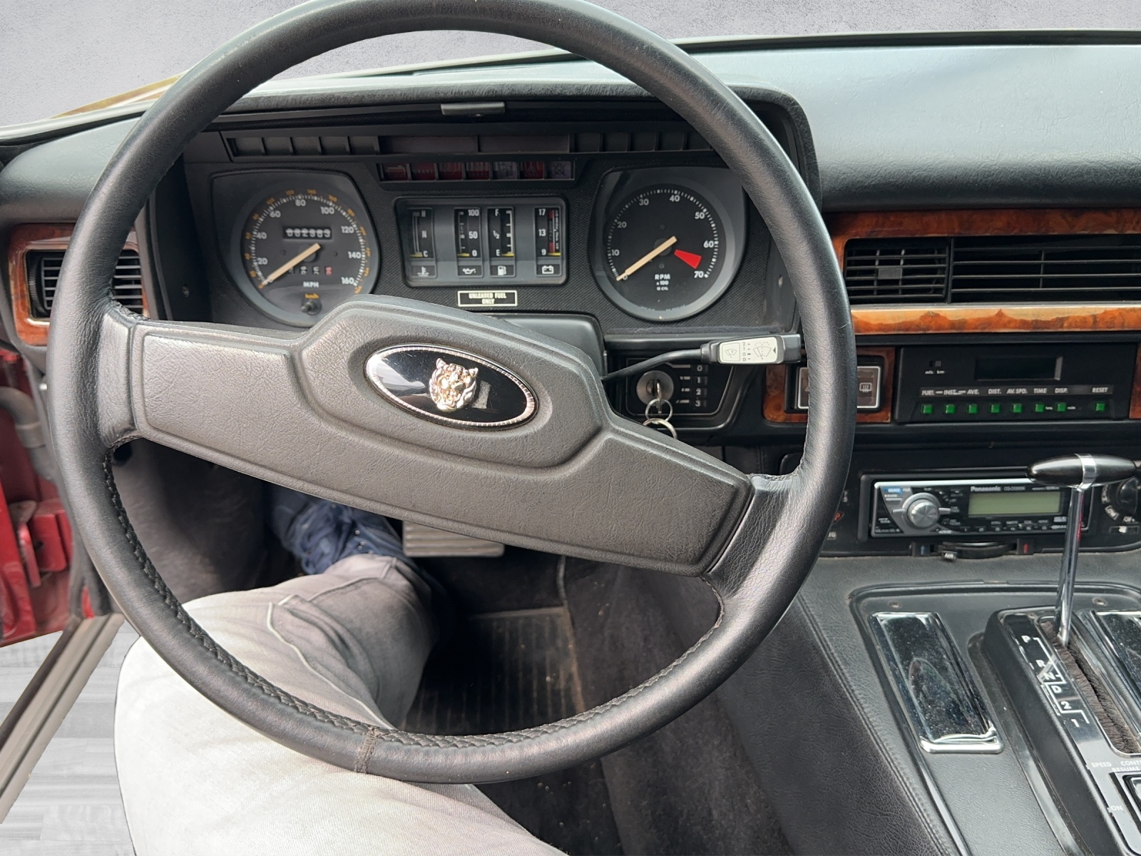 JAGUAR XJS 5.3 V12 Convertible-image-9