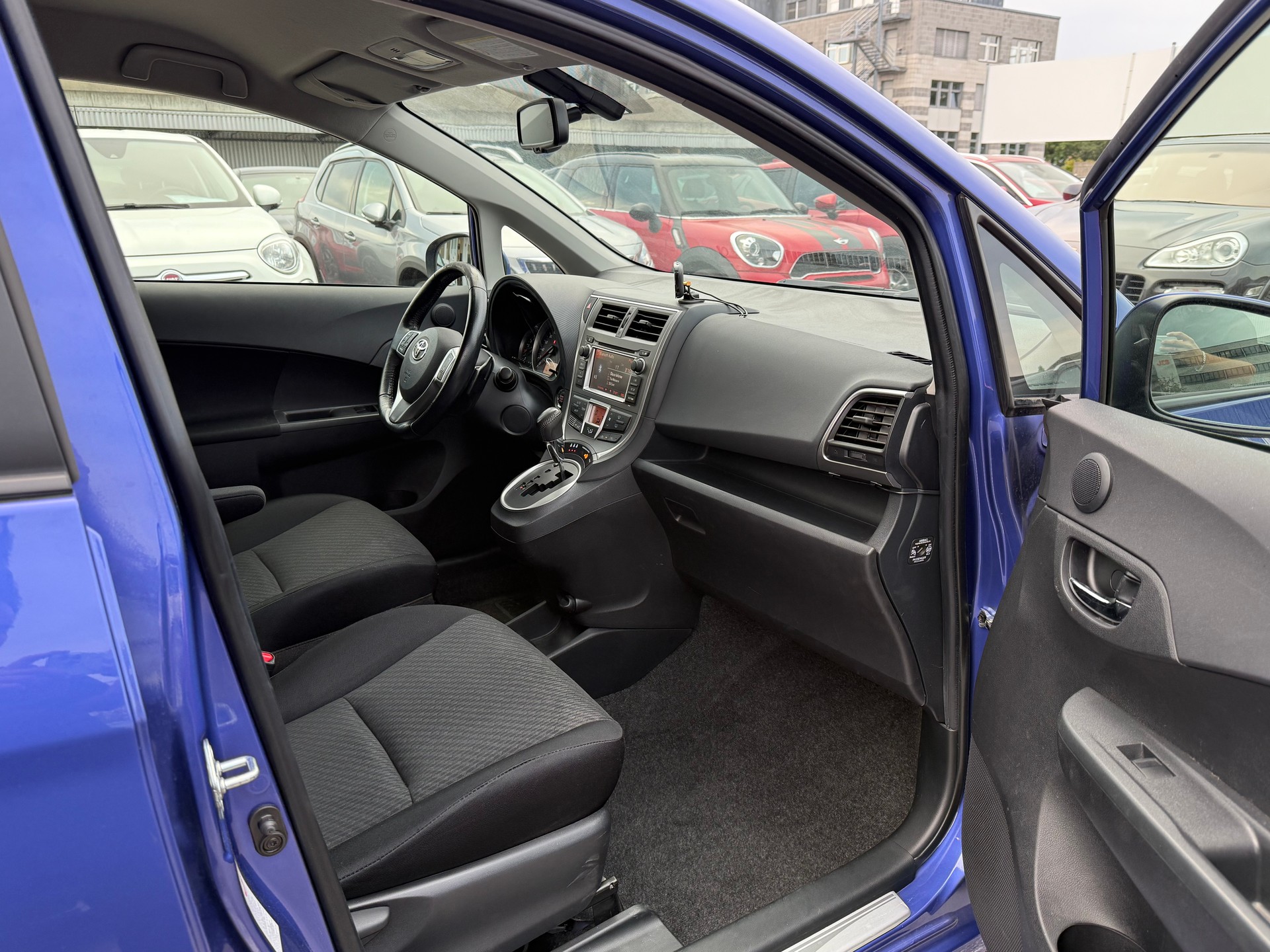 TOYOTA Verso-S 1.33 Linea Sol Multidrive S / Frisch ab MFK / 1.Hand / Rückfahrkamera / Keyless Go / AHK / Dachträger-image-6