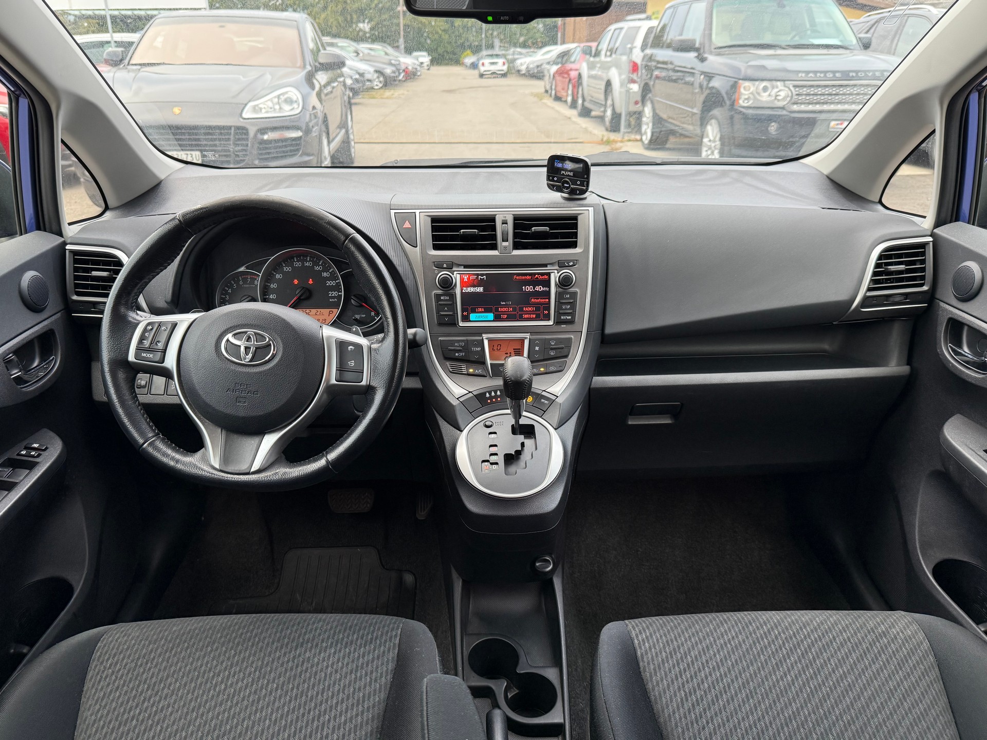 TOYOTA Verso-S 1.33 Linea Sol Multidrive S / Frisch ab MFK / 1.Hand / Rückfahrkamera / Keyless Go / AHK / Dachträger-image-7