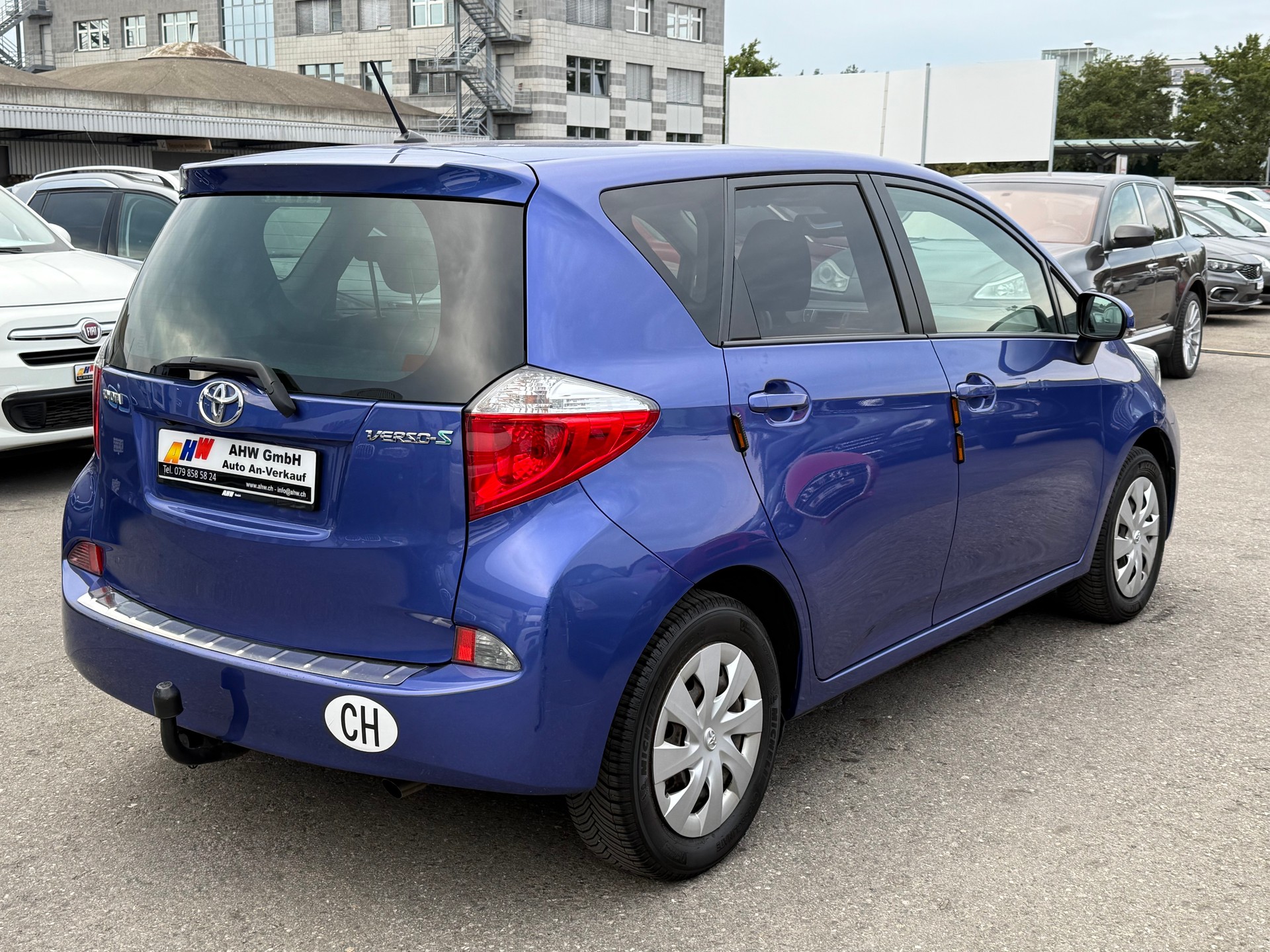 TOYOTA Verso-S 1.33 Linea Sol Multidrive S / Frisch ab MFK / 1.Hand / Rückfahrkamera / Keyless Go / AHK / Dachträger-image-3