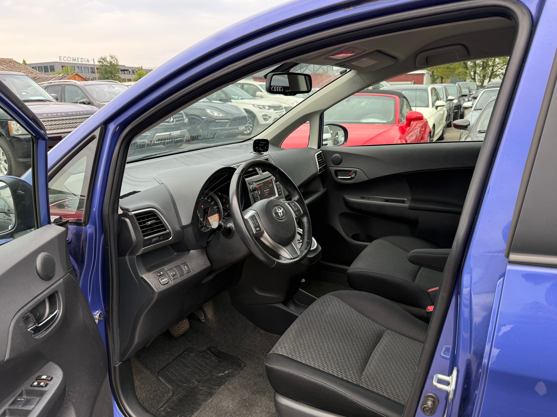 TOYOTA Verso-S 1.33 Linea Sol Multidrive S / Frisch ab MFK / 1.Hand / Rückfahrkamera / Keyless Go / AHK / Dachträger-image-9