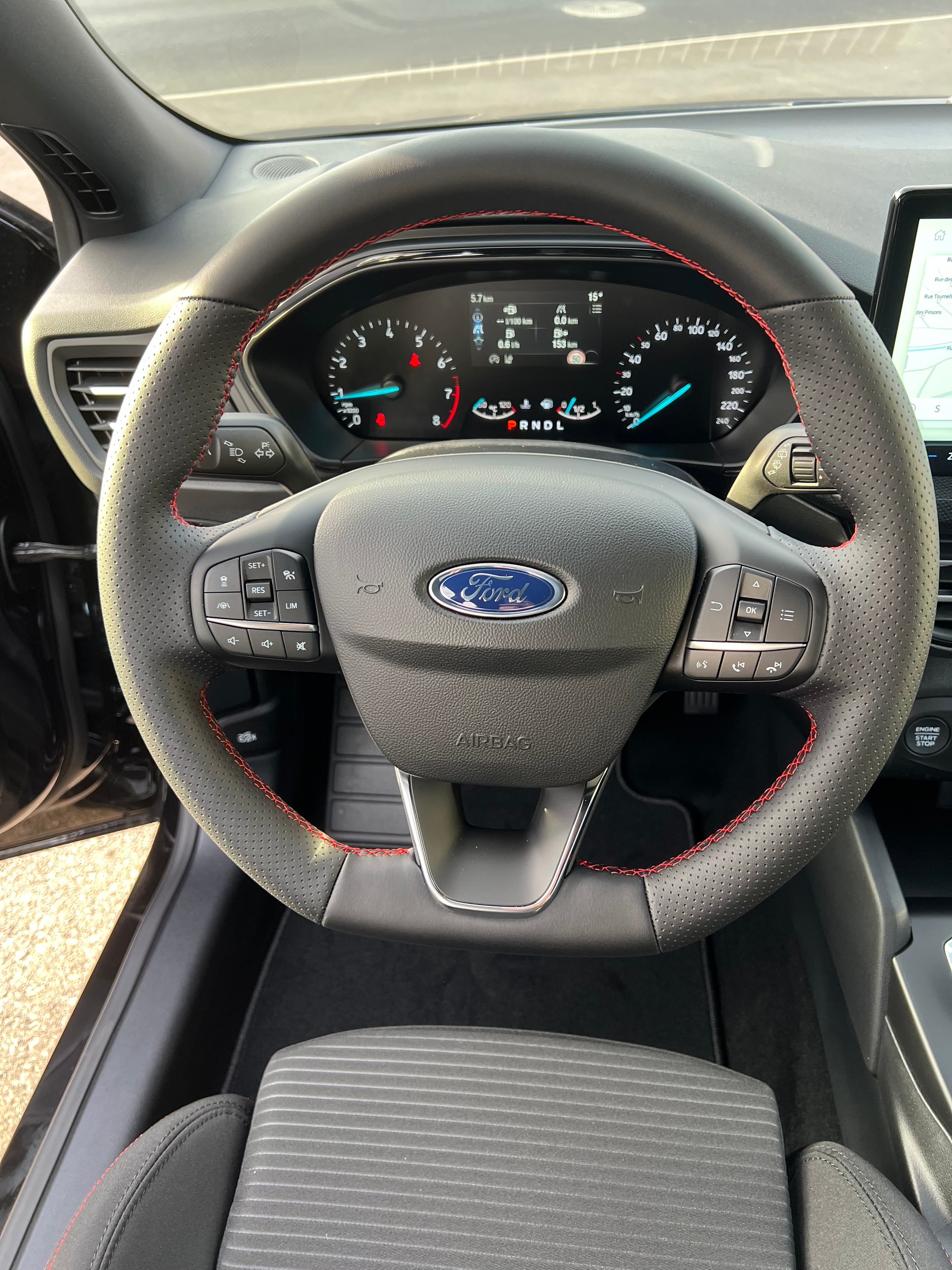 FORD Focus 1.0 MHEV ST-Line Automat-image-6