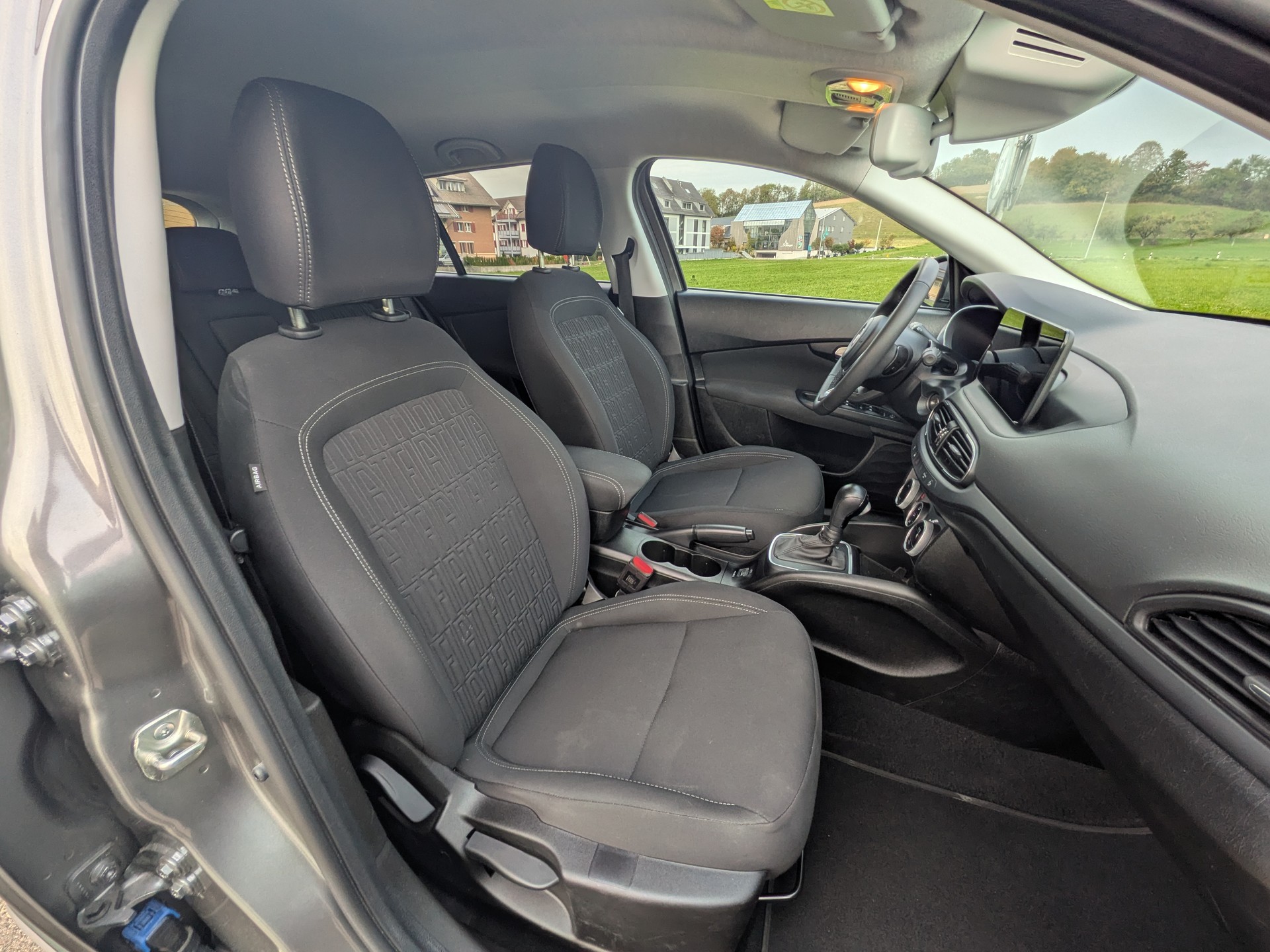 FIAT Tipo 1.5 Hybrid Station Wagon Swiss Edition-image-14