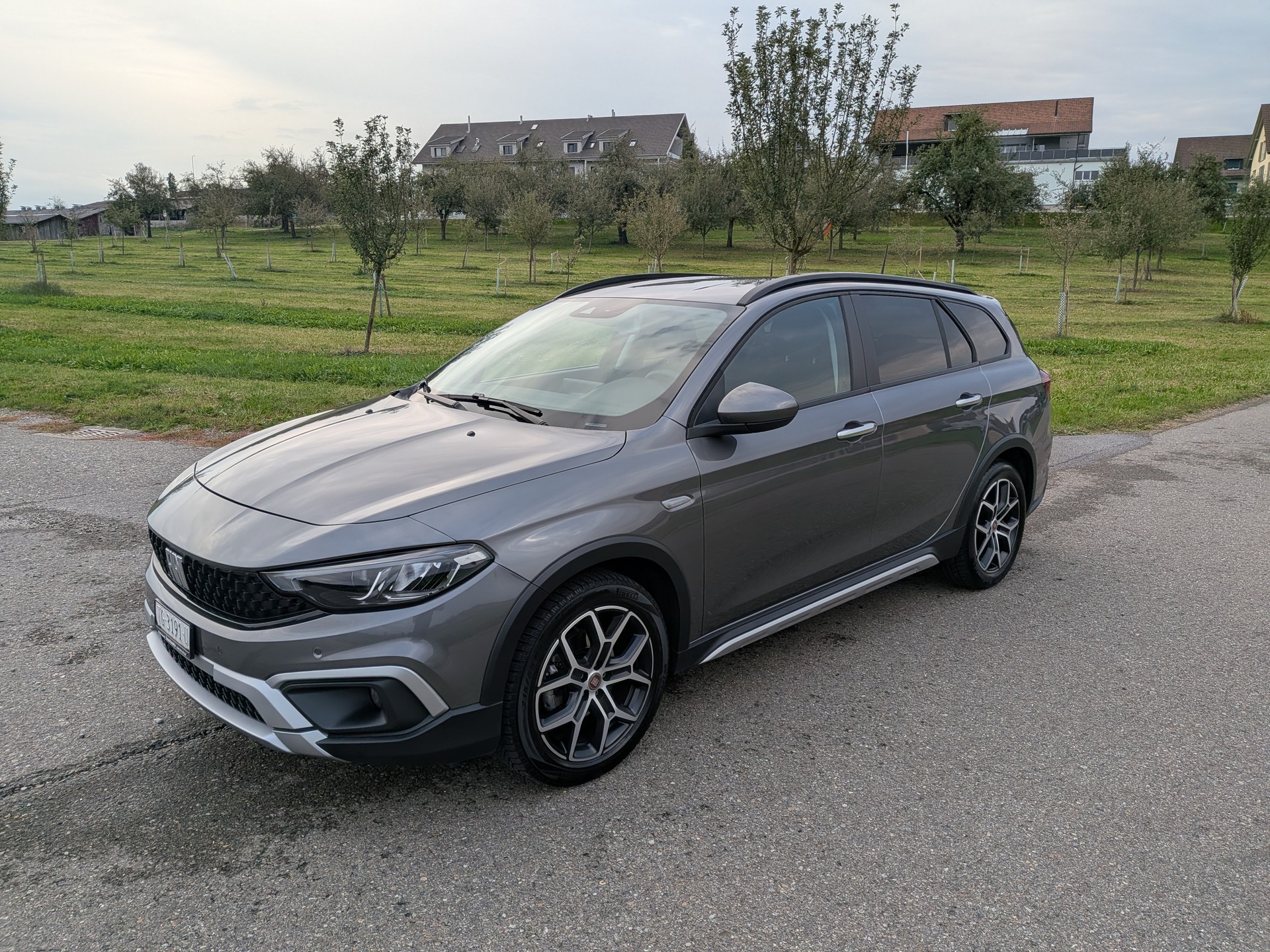 FIAT Tipo 1.5 Hybrid Station Wagon Swiss Edition-image-6