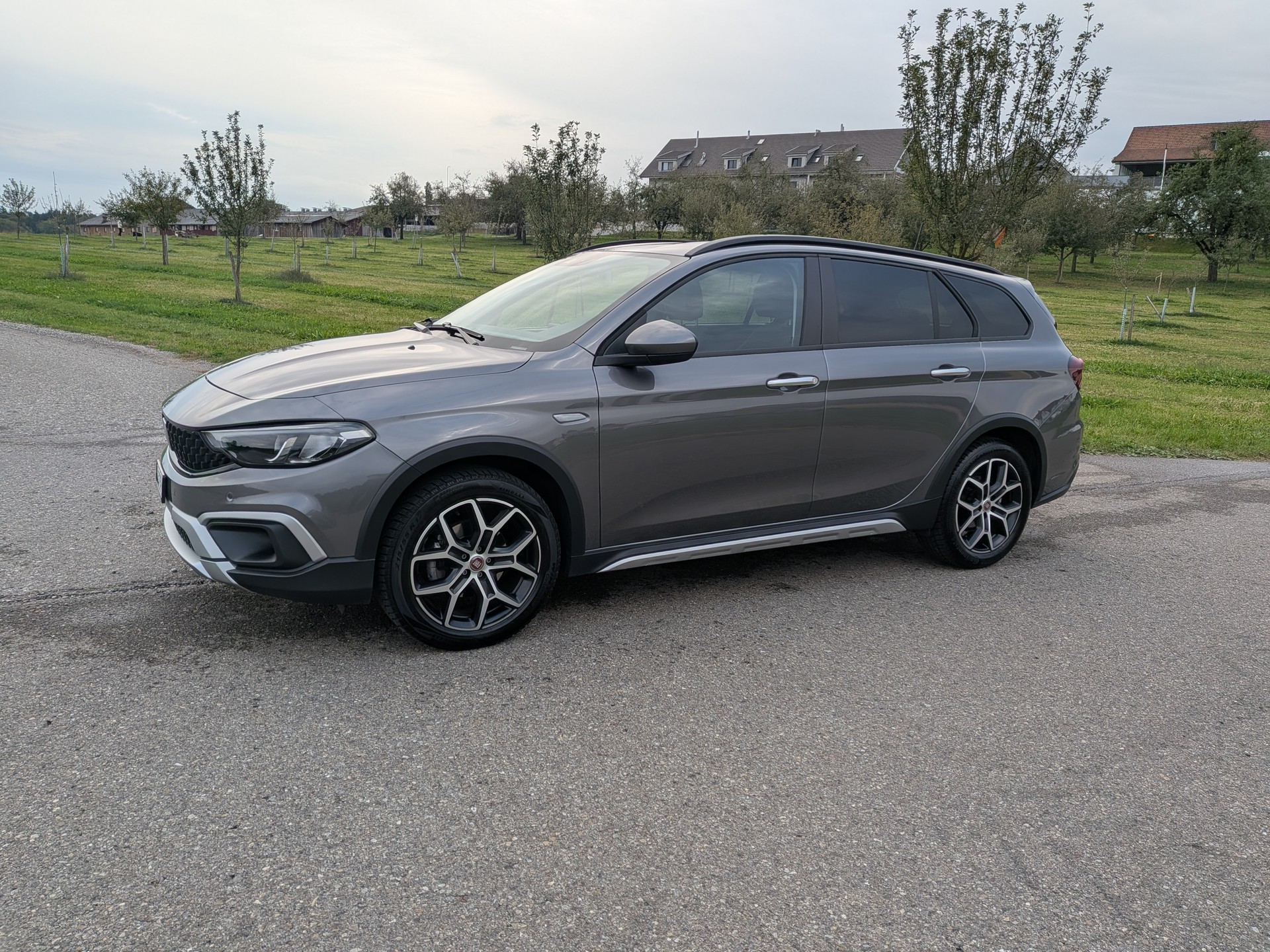 FIAT Tipo 1.5 Hybrid Station Wagon Swiss Edition-image-0