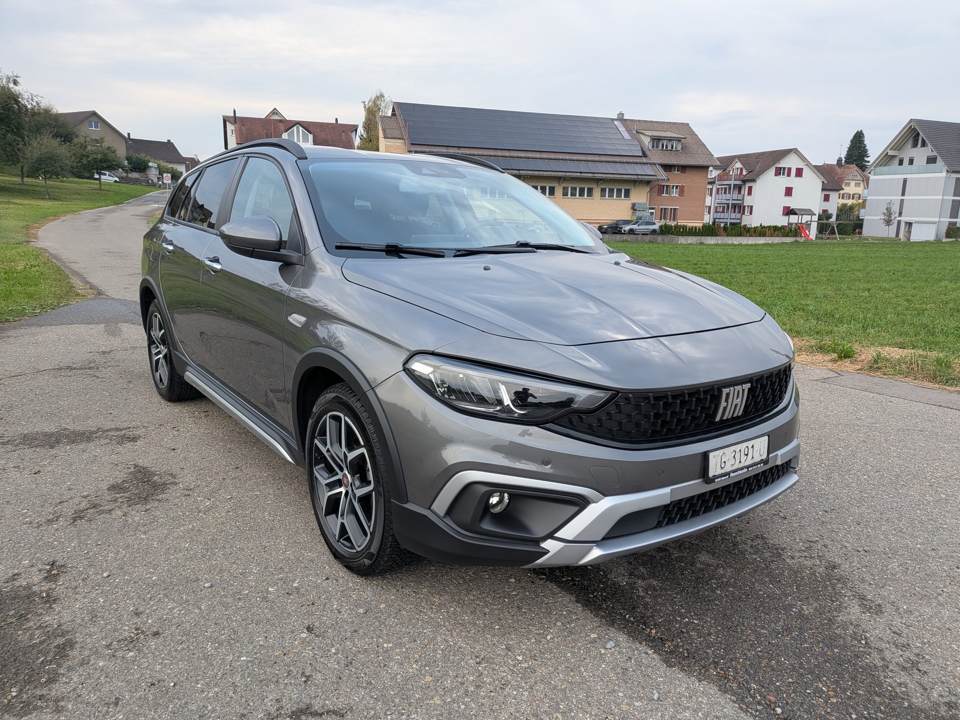 FIAT Tipo 1.5 Hybrid Station Wagon Swiss Edition-image-3