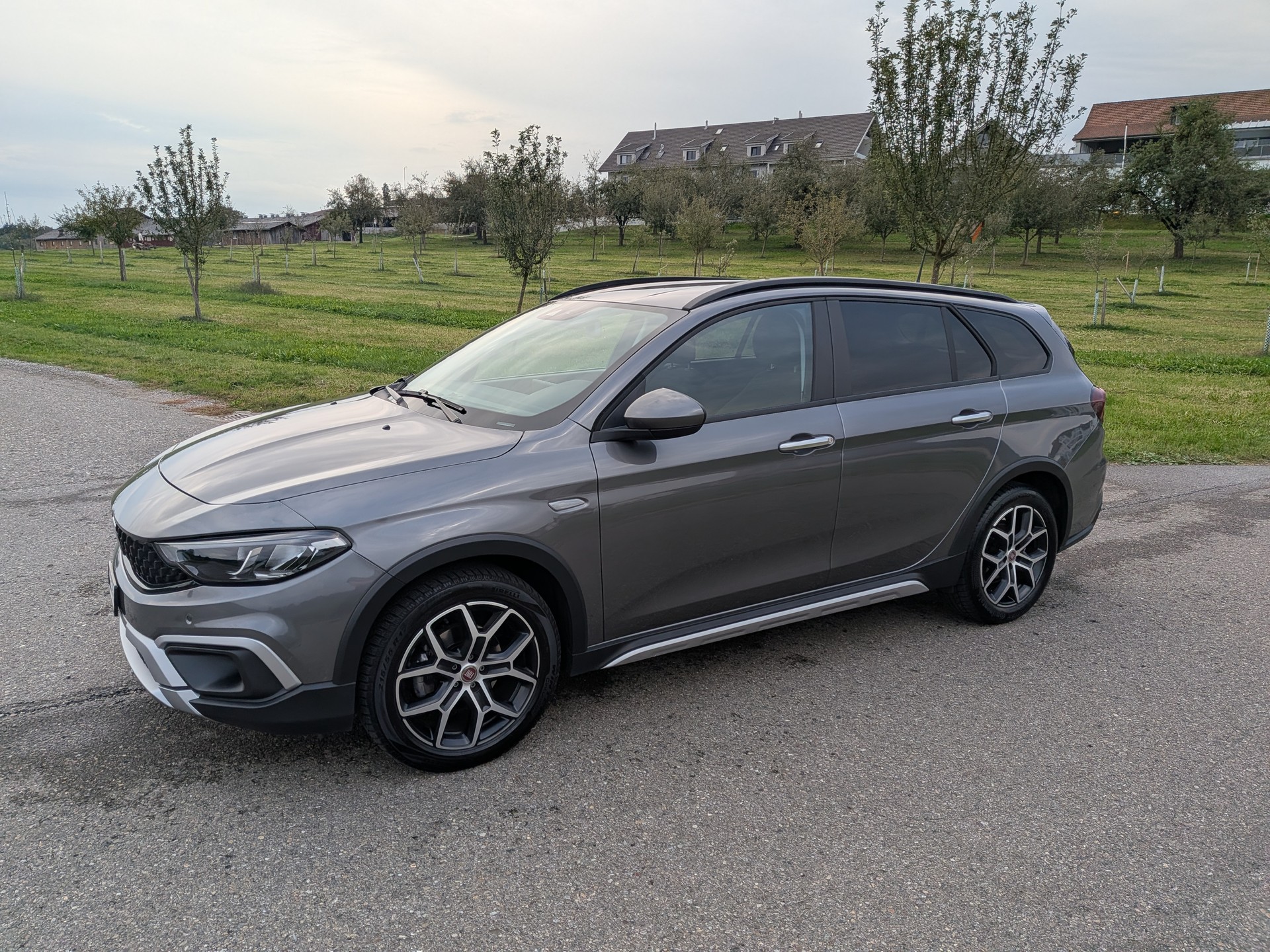 FIAT Tipo 1.5 Hybrid Station Wagon Swiss Edition-image-4
