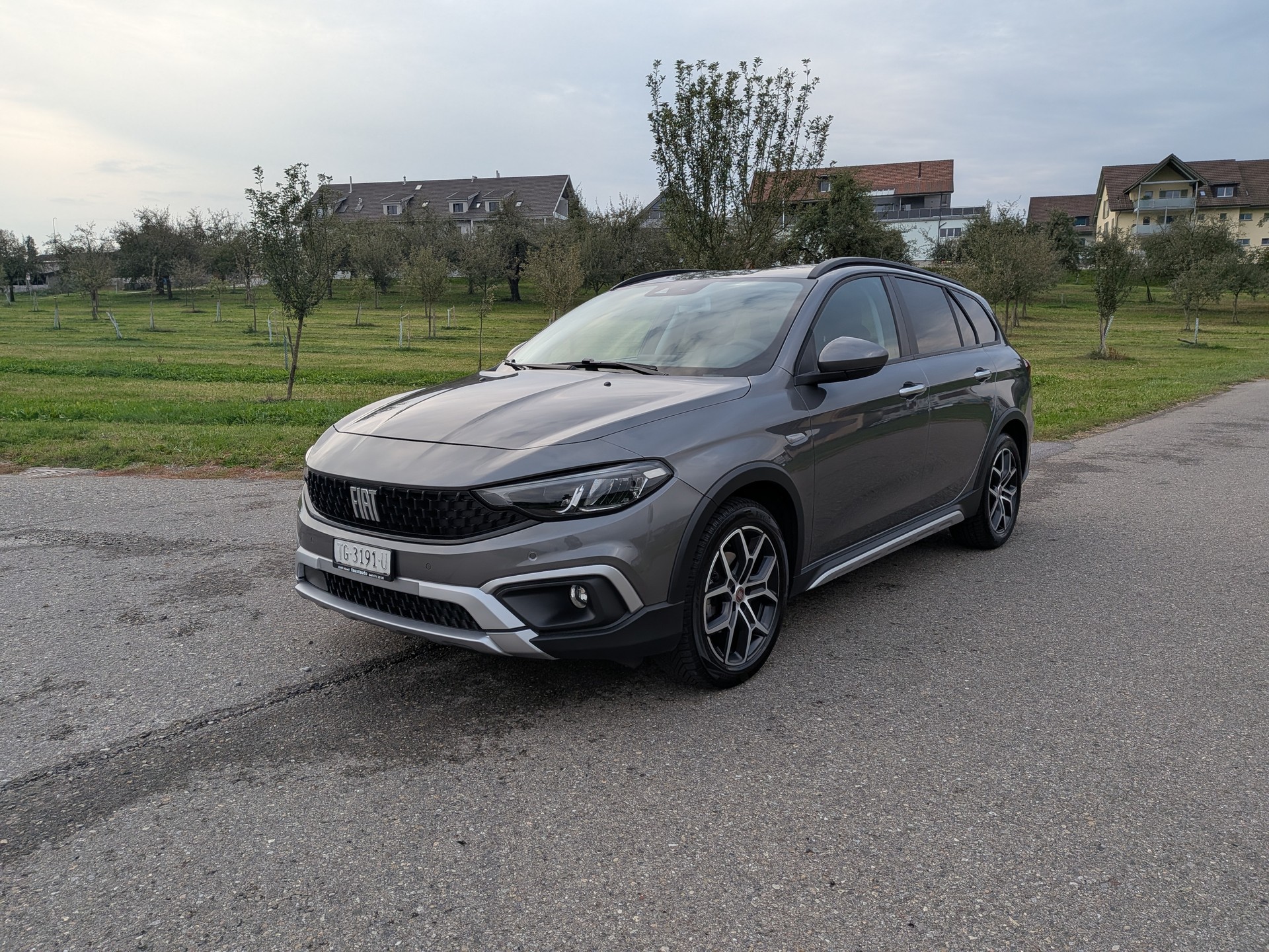 FIAT Tipo 1.5 Hybrid Station Wagon Swiss Edition-image-2