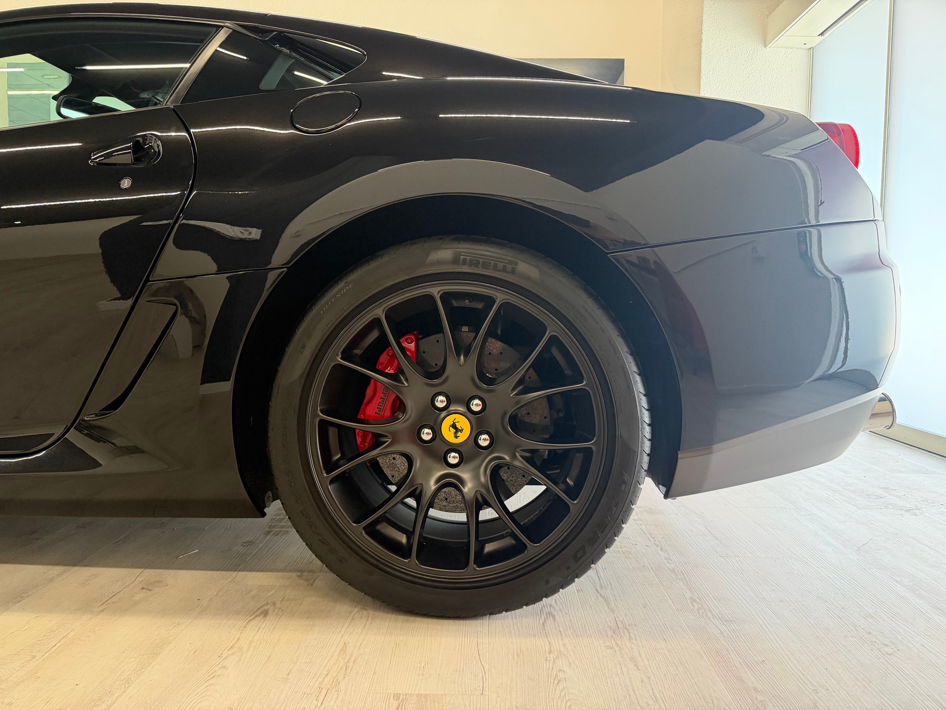 FERRARI 599 GTB-image-23