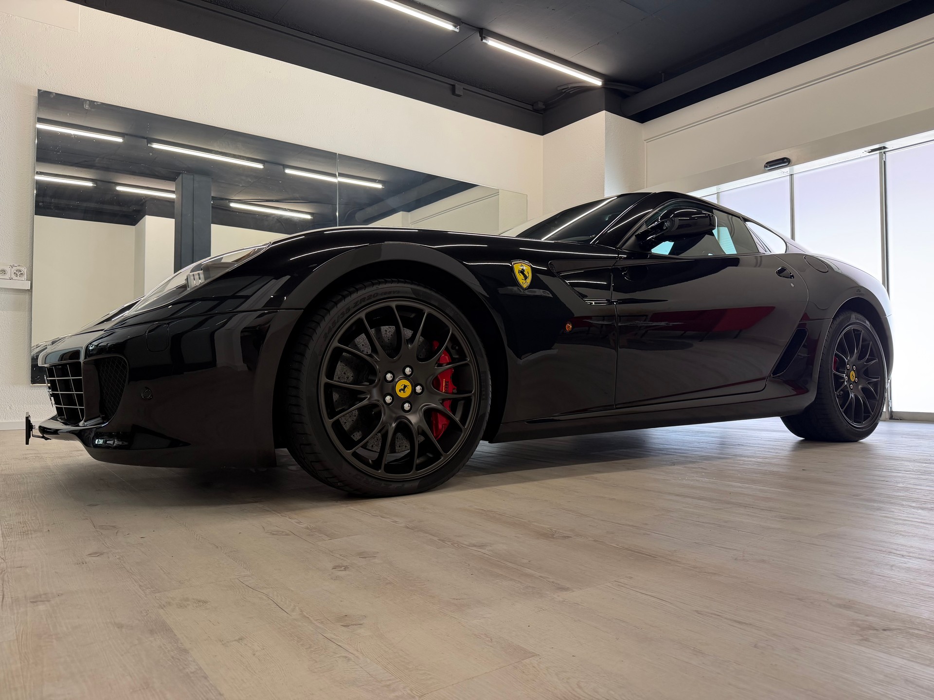 FERRARI 599 GTB-showroom-element-2