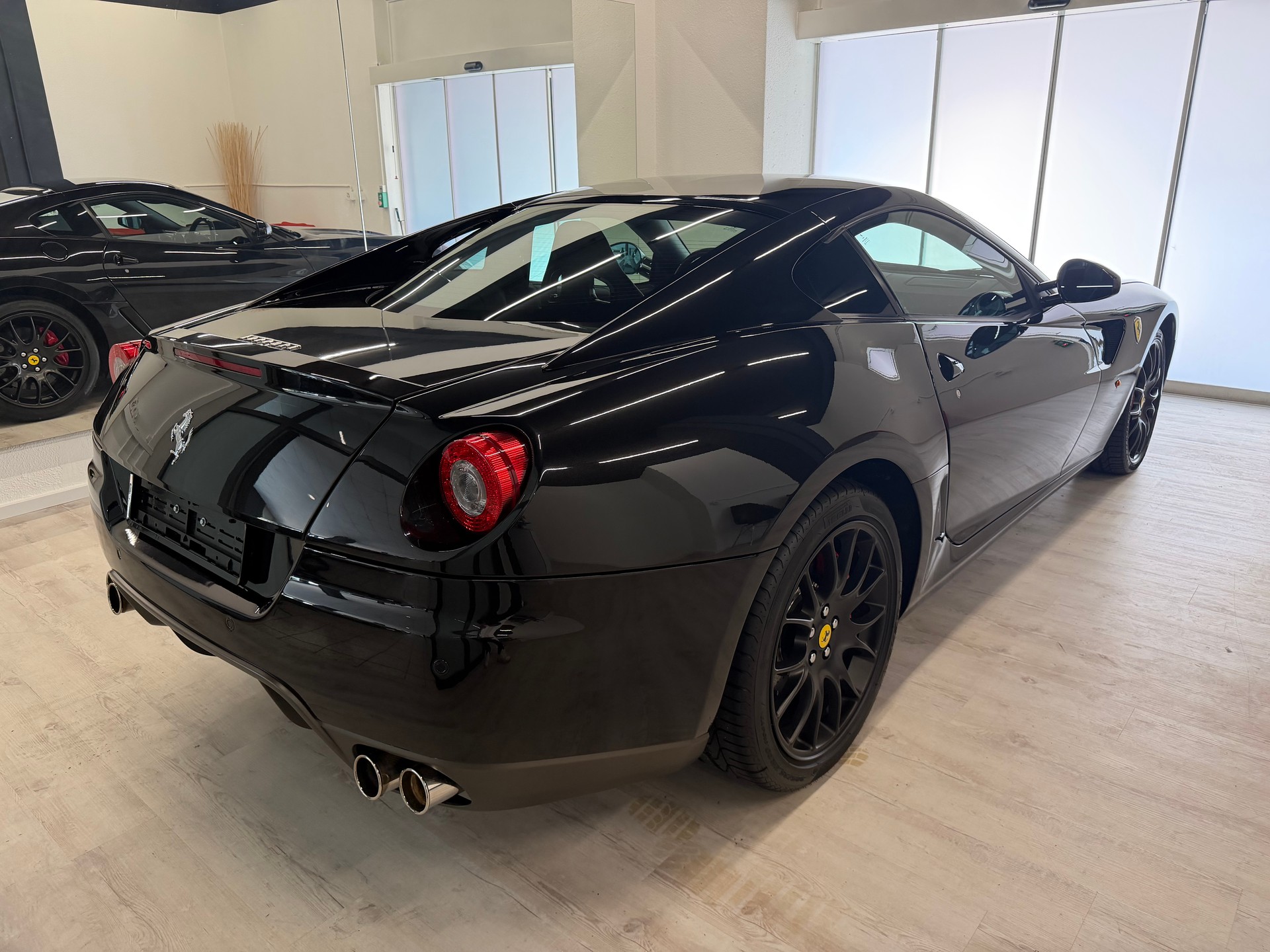 FERRARI 599 GTB-image-17