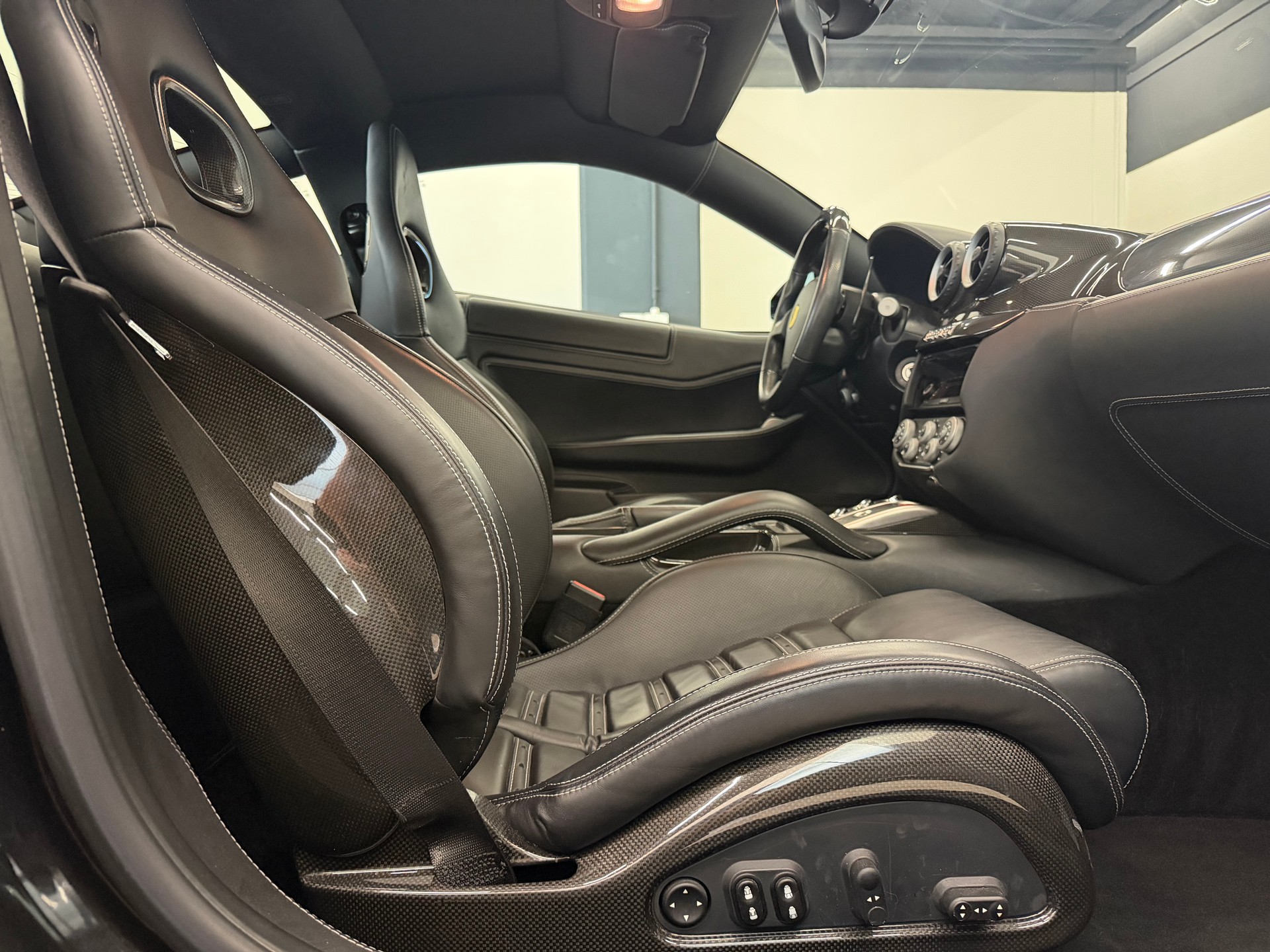 FERRARI 599 GTB-image-27