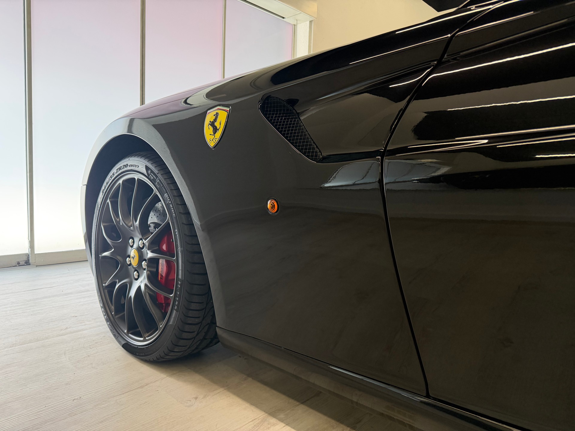 FERRARI 599 GTB-image-10