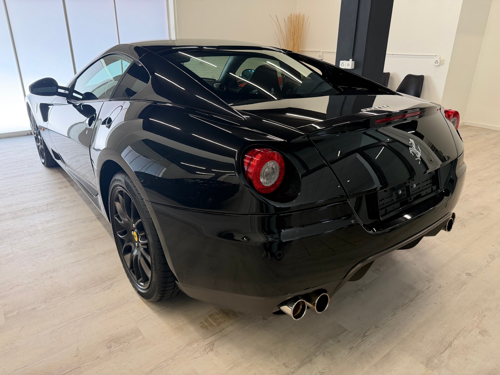 FERRARI 599 GTB-image-21