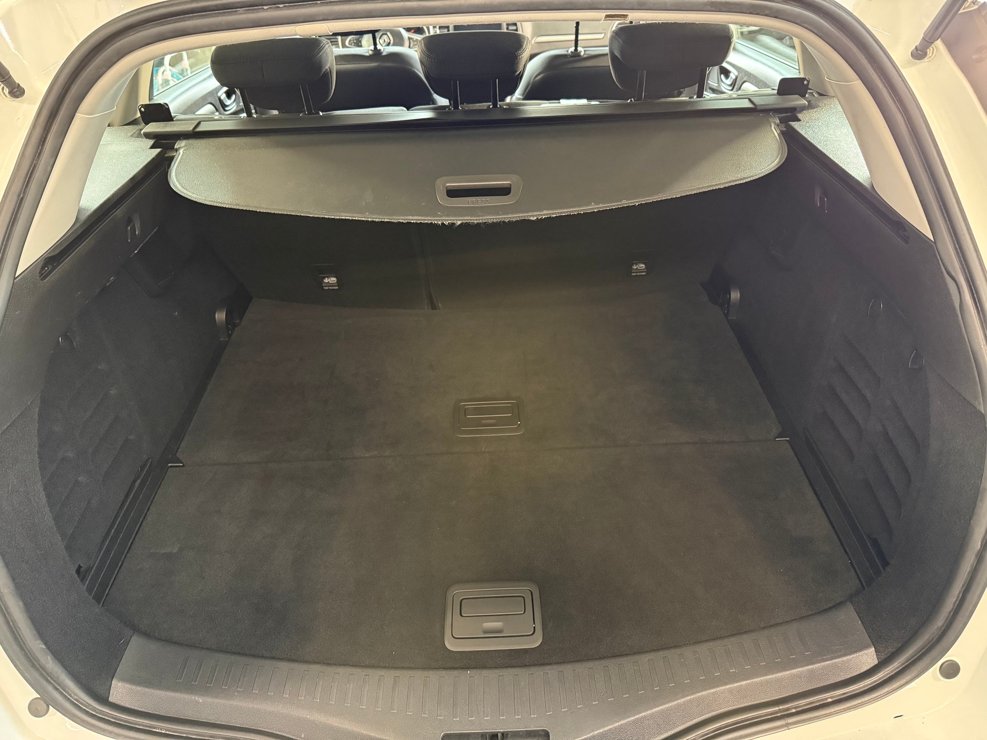 RENAULT Mégane Grandtour 1.5 dCi Business EDC-image-12