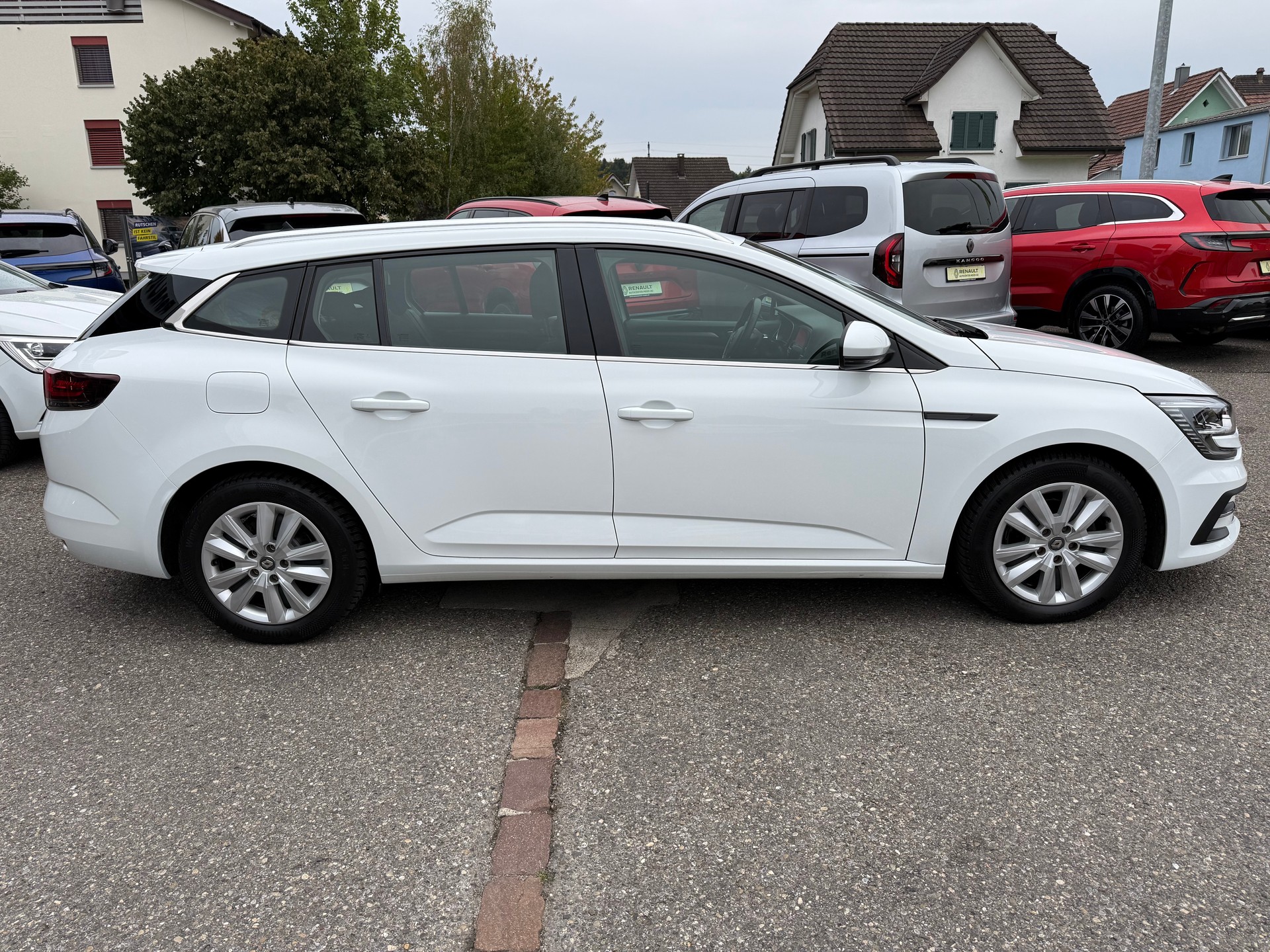 RENAULT Mégane Grandtour 1.5 dCi Business EDC-image-6