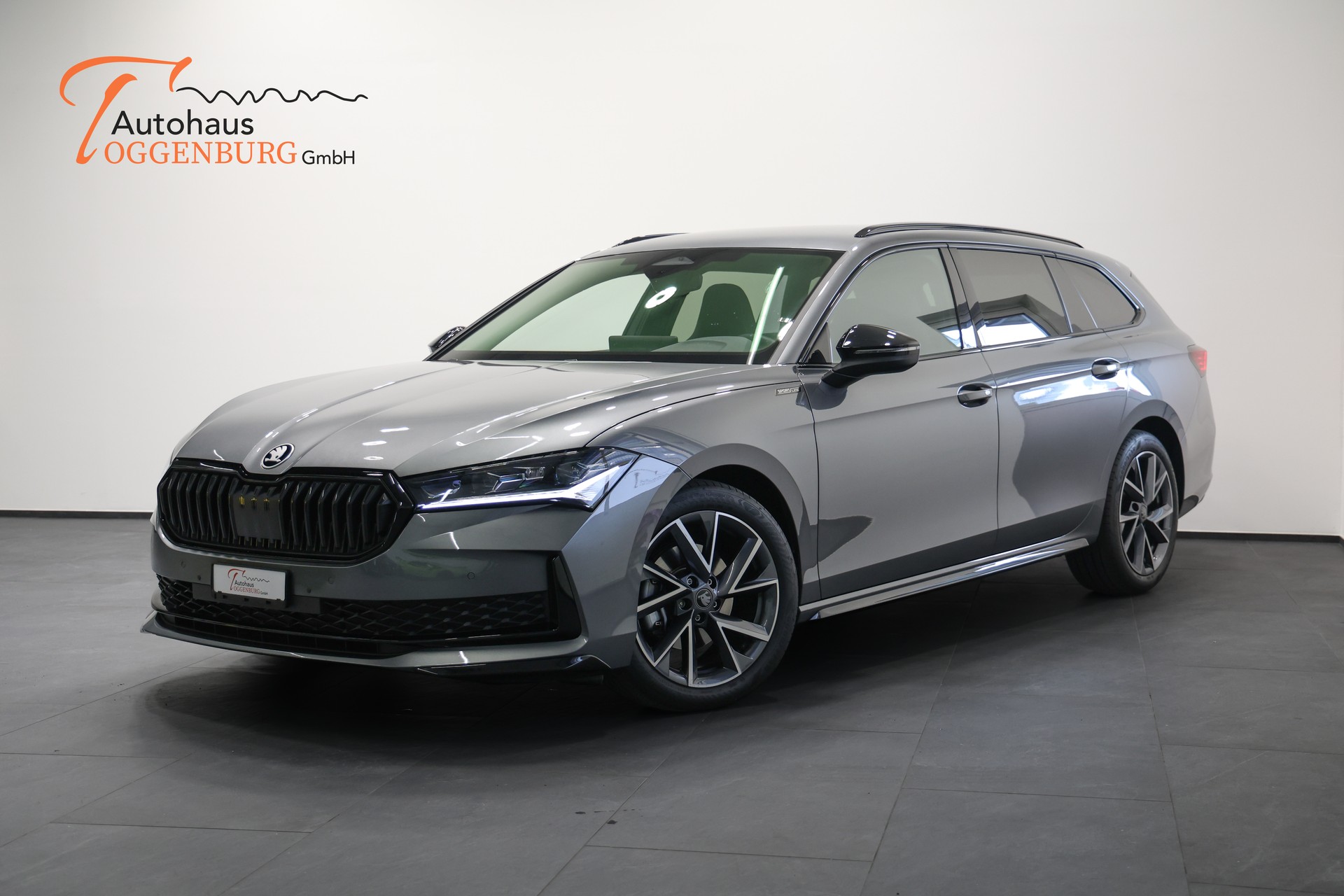 SKODA Superb Combi 2.0 TDI DSG Sportline *Werksgarantie*AHK*Massage*-image-0