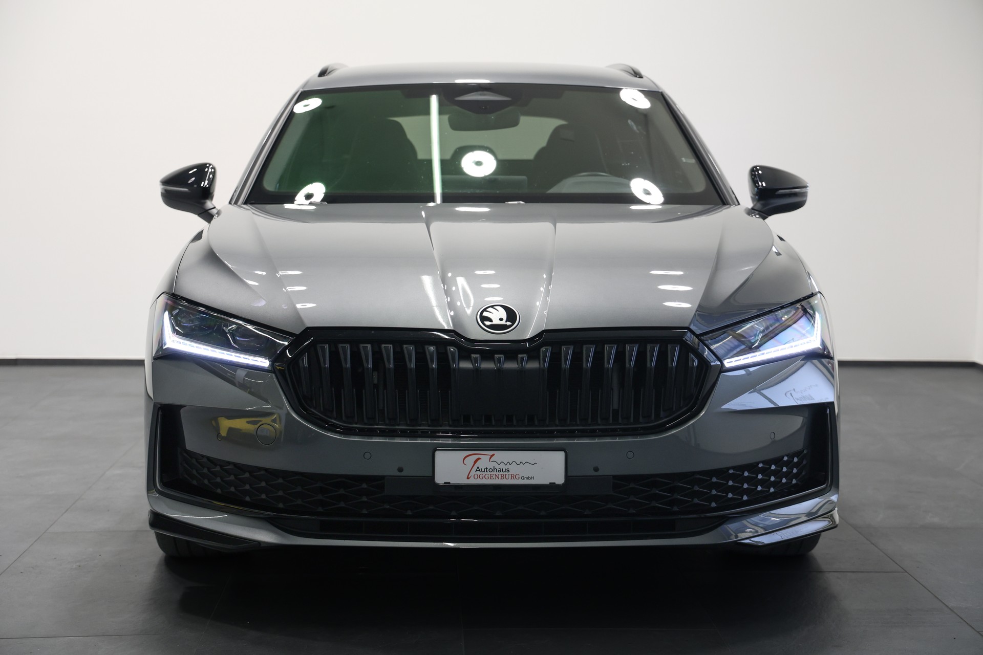 SKODA Superb Combi 2.0 TDI DSG Sportline *Werksgarantie*AHK*Massage*-image-5