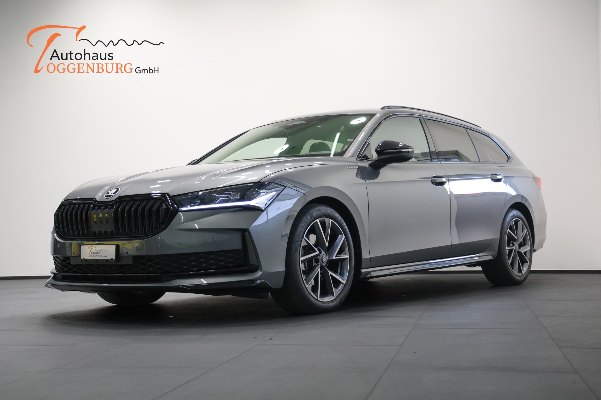 SKODA Superb Combi 2.0 TDI DSG Sportline *Werksgarantie*AHK*Massage*-image-3