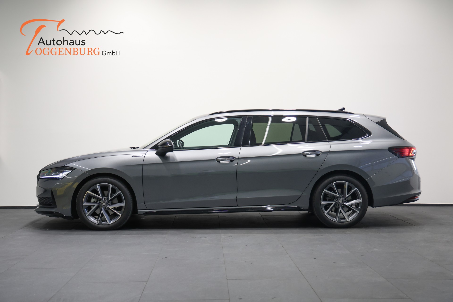 SKODA Superb Combi 2.0 TDI DSG Sportline *Werksgarantie*AHK*Massage*-image-10