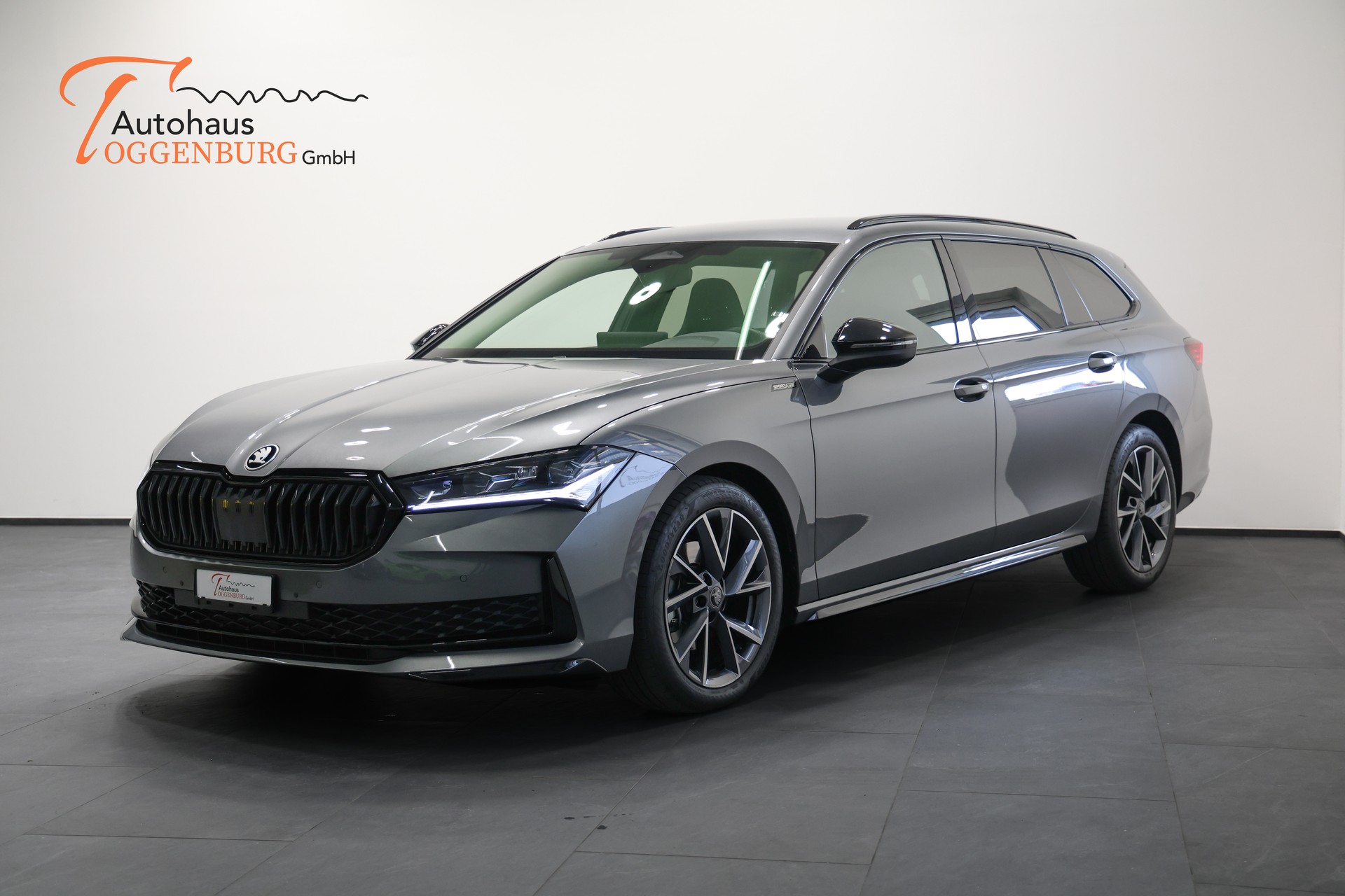 SKODA Superb Combi 2.0 TDI DSG Sportline *Werksgarantie*AHK*Massage*-image-1