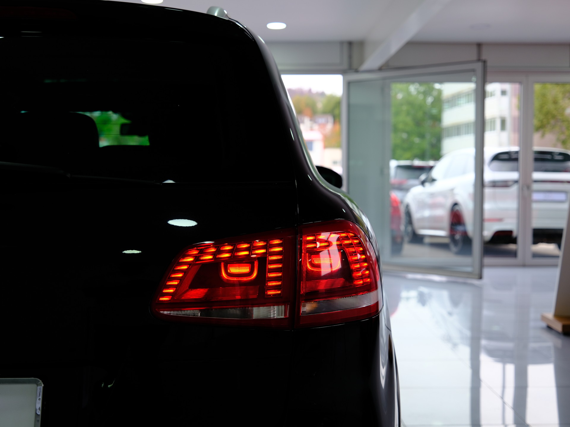 VW Touareg 3.0 TDI *Rückfahrkamera* *Schiebedach*-image-10