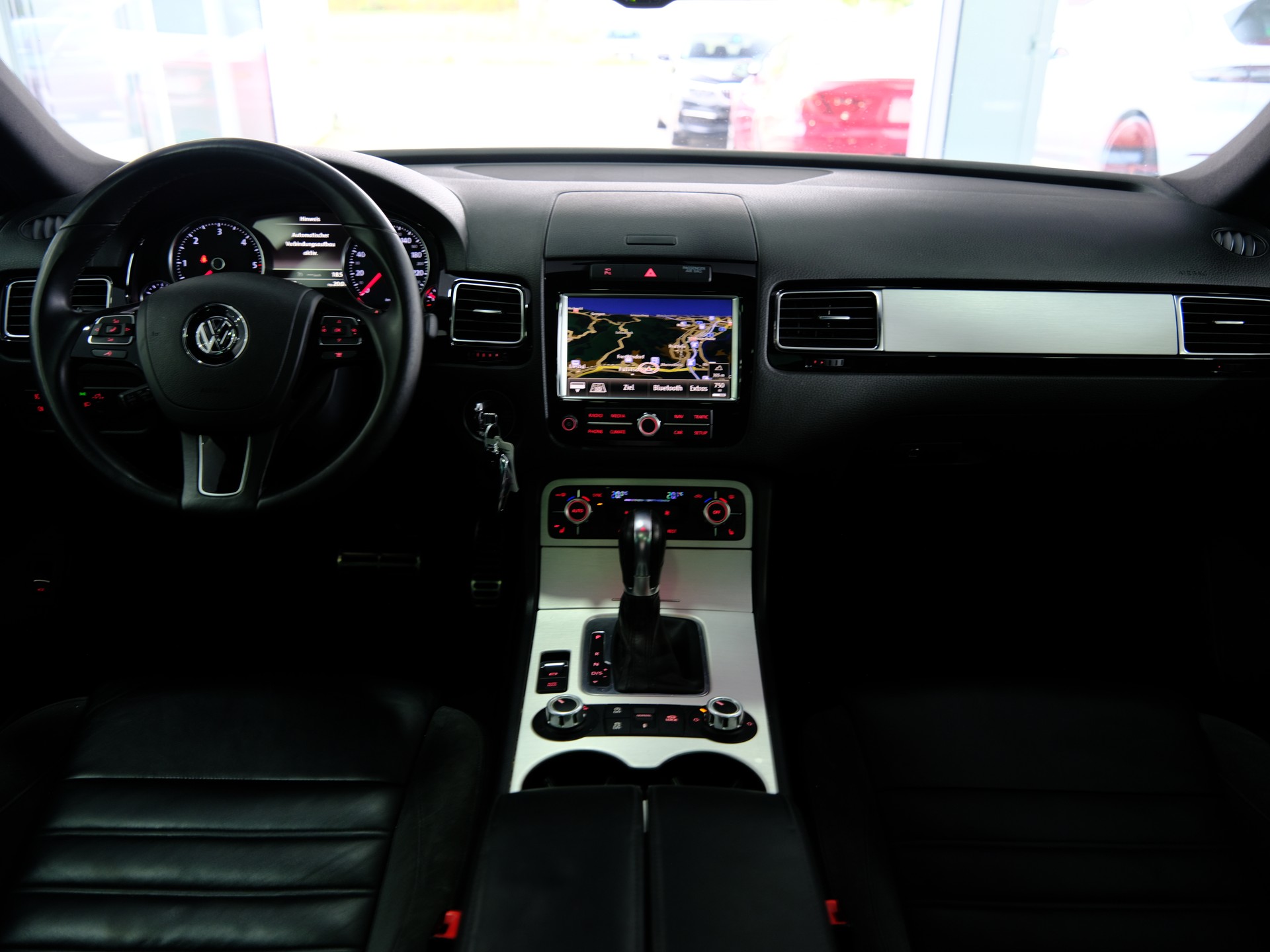 VW Touareg 3.0 TDI *Rückfahrkamera* *Schiebedach*-image-25