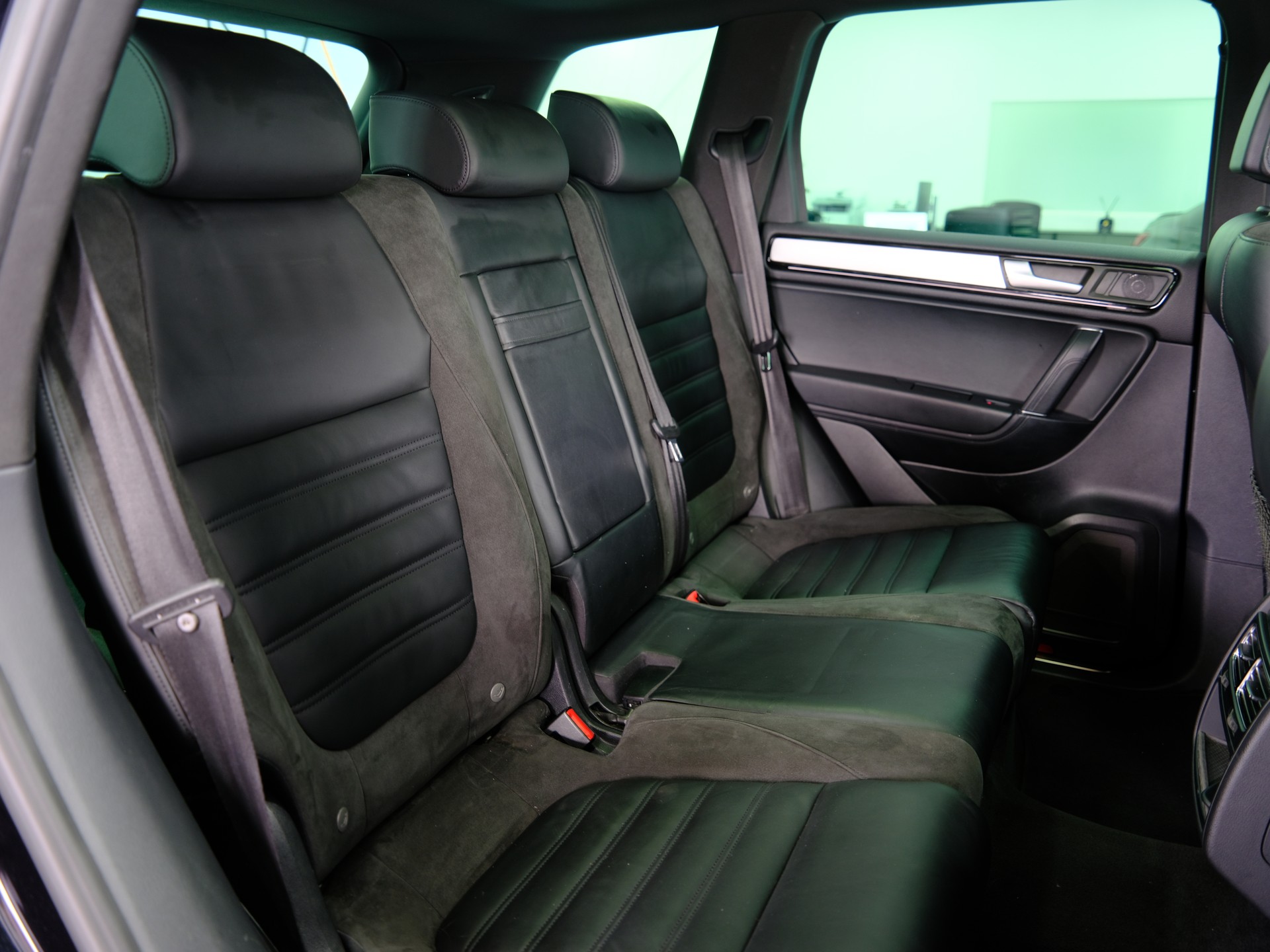 VW Touareg 3.0 TDI *Rückfahrkamera* *Schiebedach*-image-22