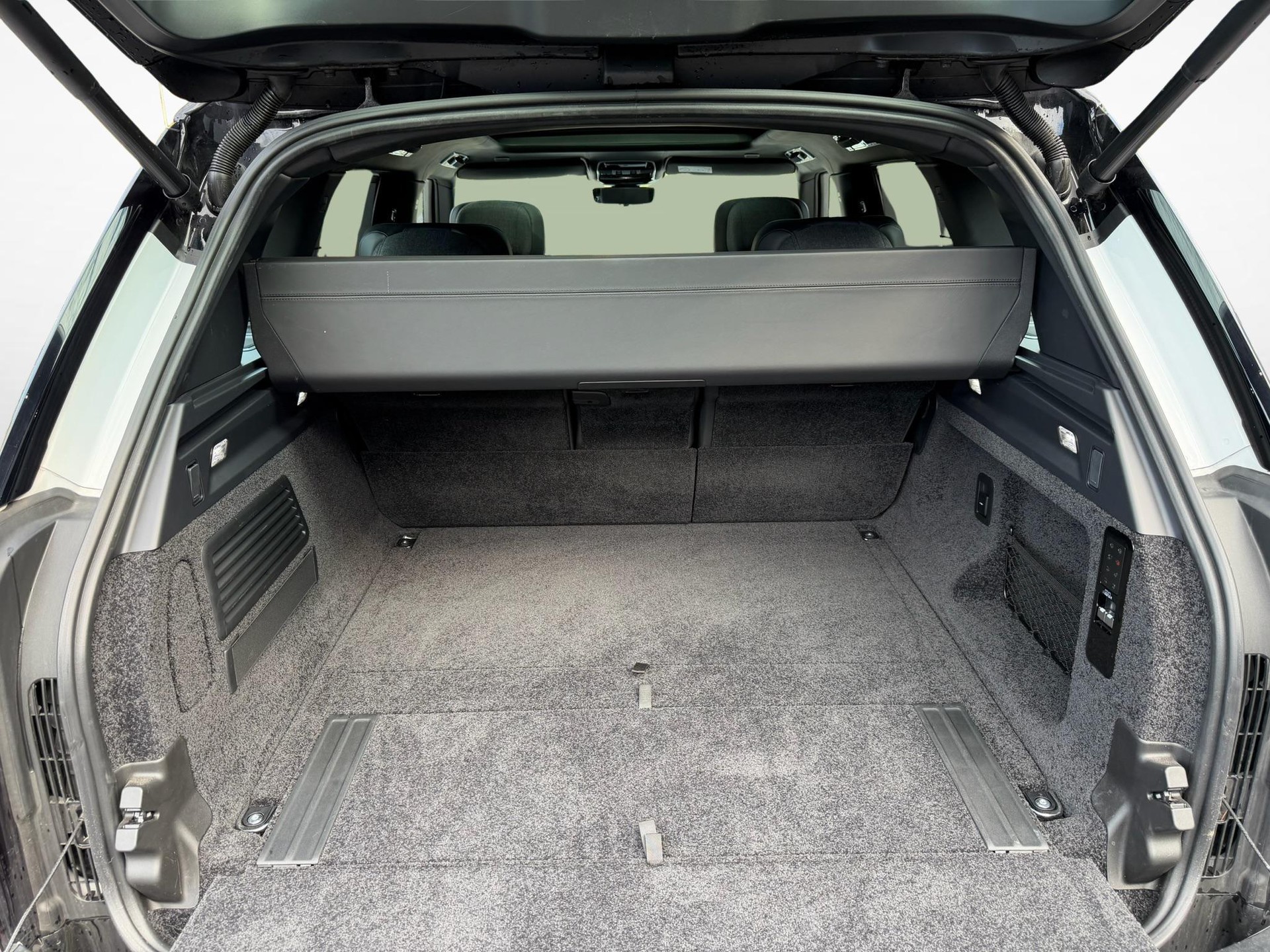 LAND ROVER Range Rover 4.4 V8 SV-image-17