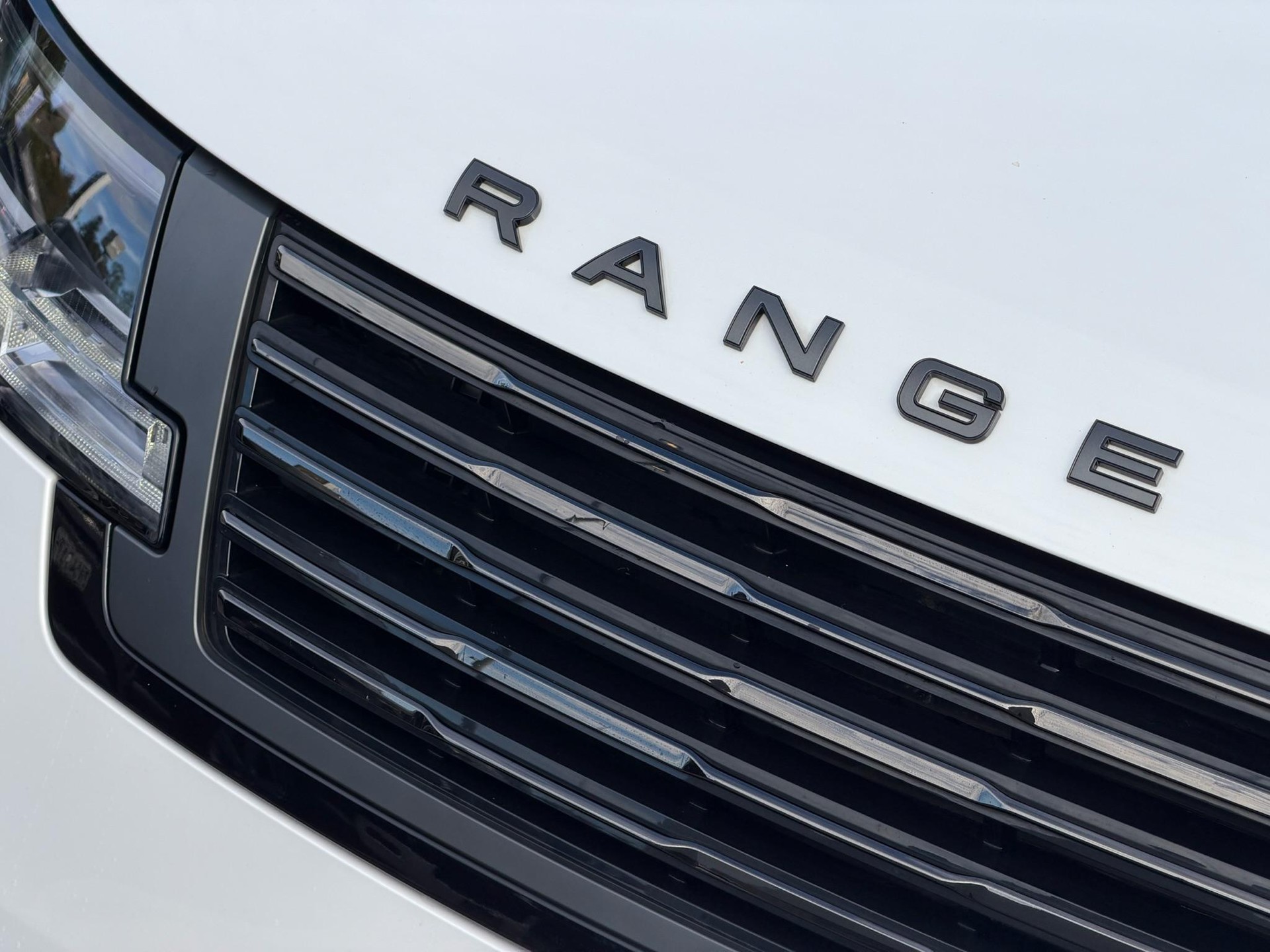 LAND ROVER Range Rover 4.4 V8 SV-image-18