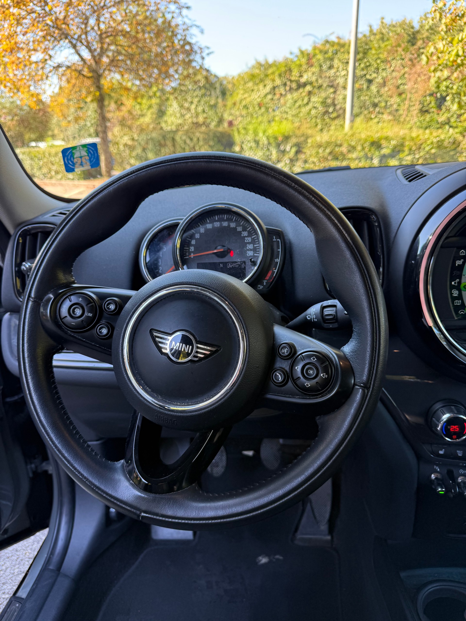 MINI Countryman Cooper D ALL4-image-9