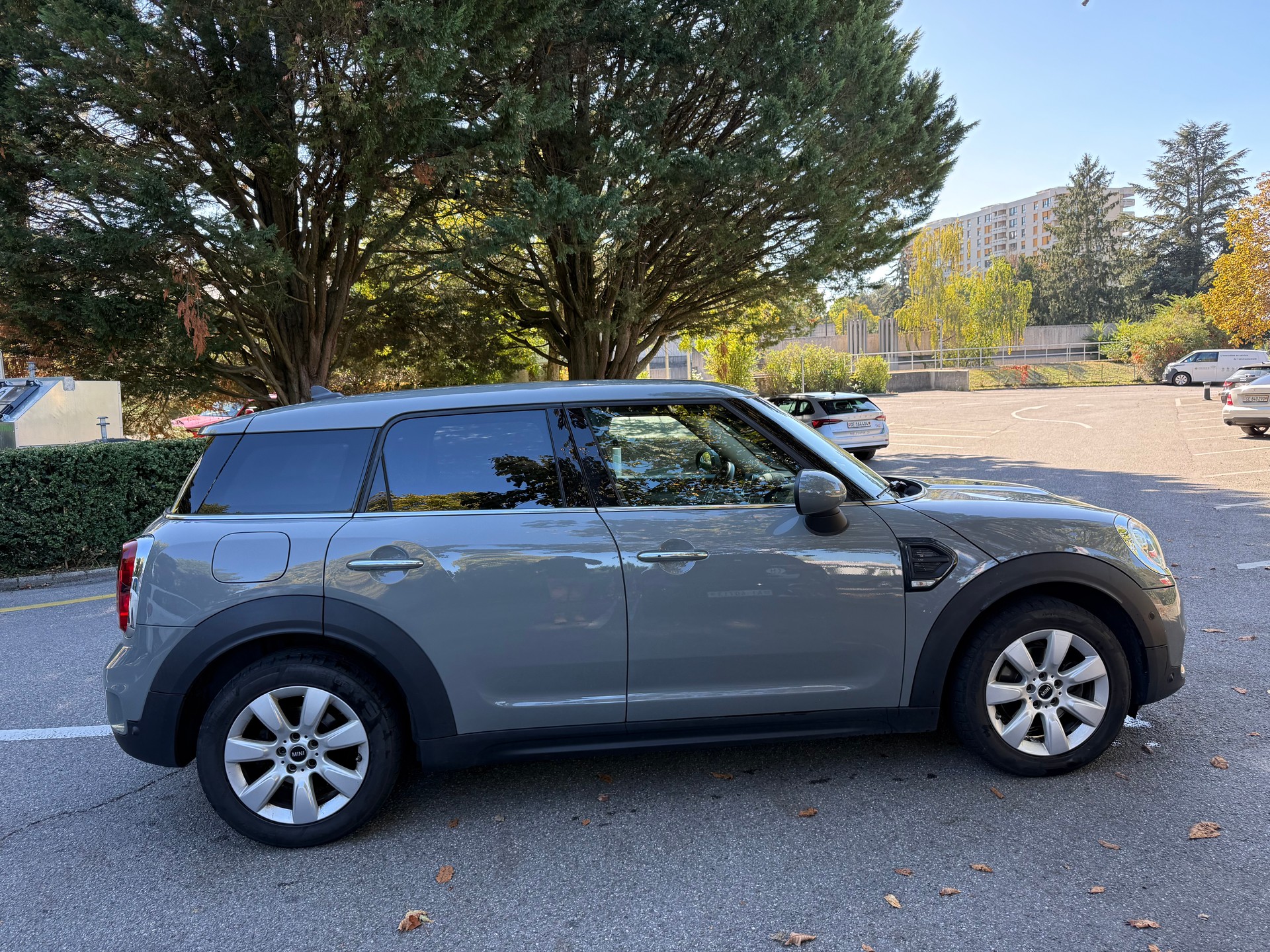 MINI Countryman Cooper D ALL4-image-2